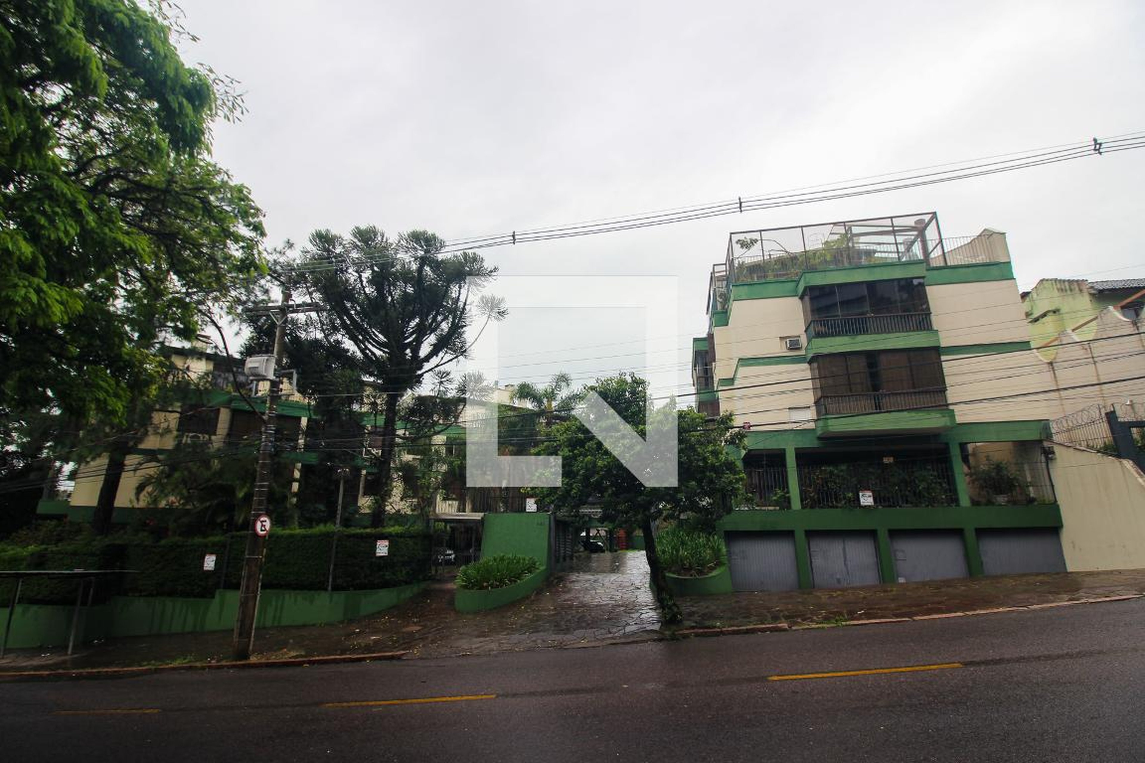 Fachada do condomínio Condomínio em Rua Corrêa Lima, 640