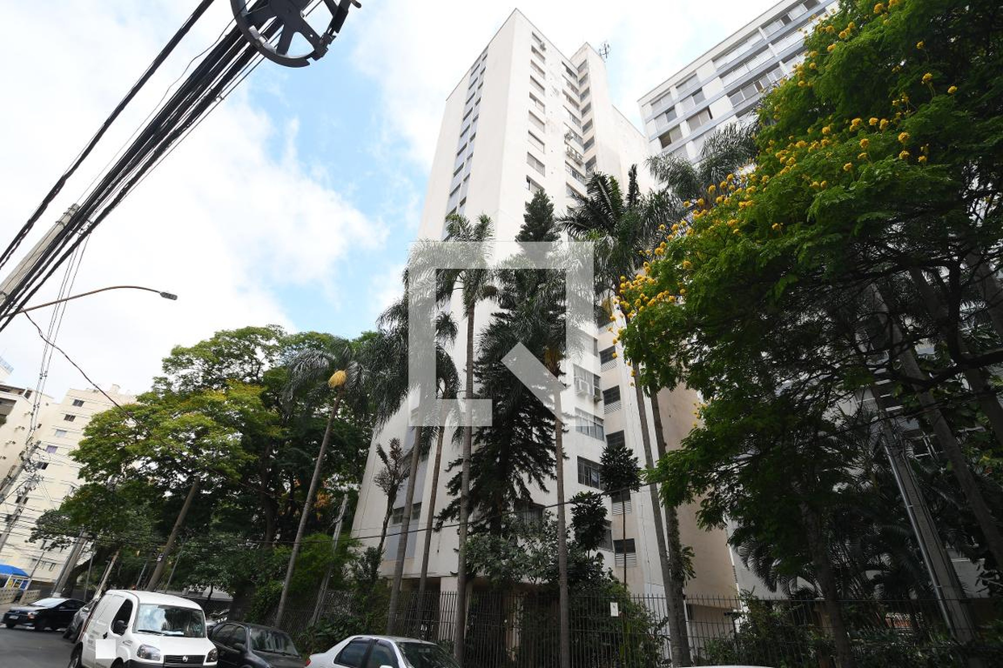 Fachada do Prédio Condomínio em Avenida Orosimbo Maia, 570