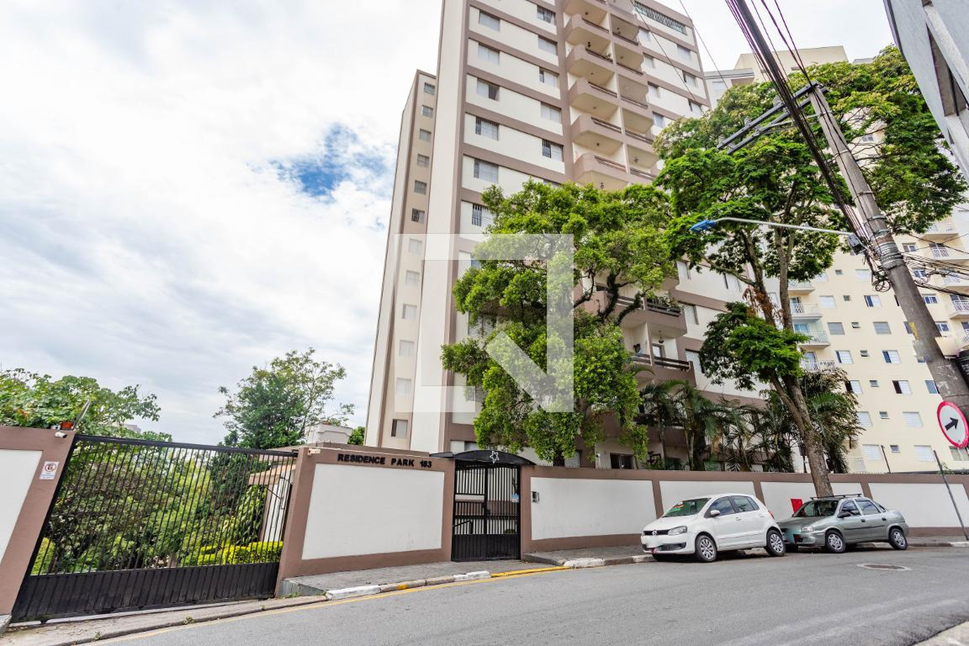 Fachada do condomínio Edifício Residence Park