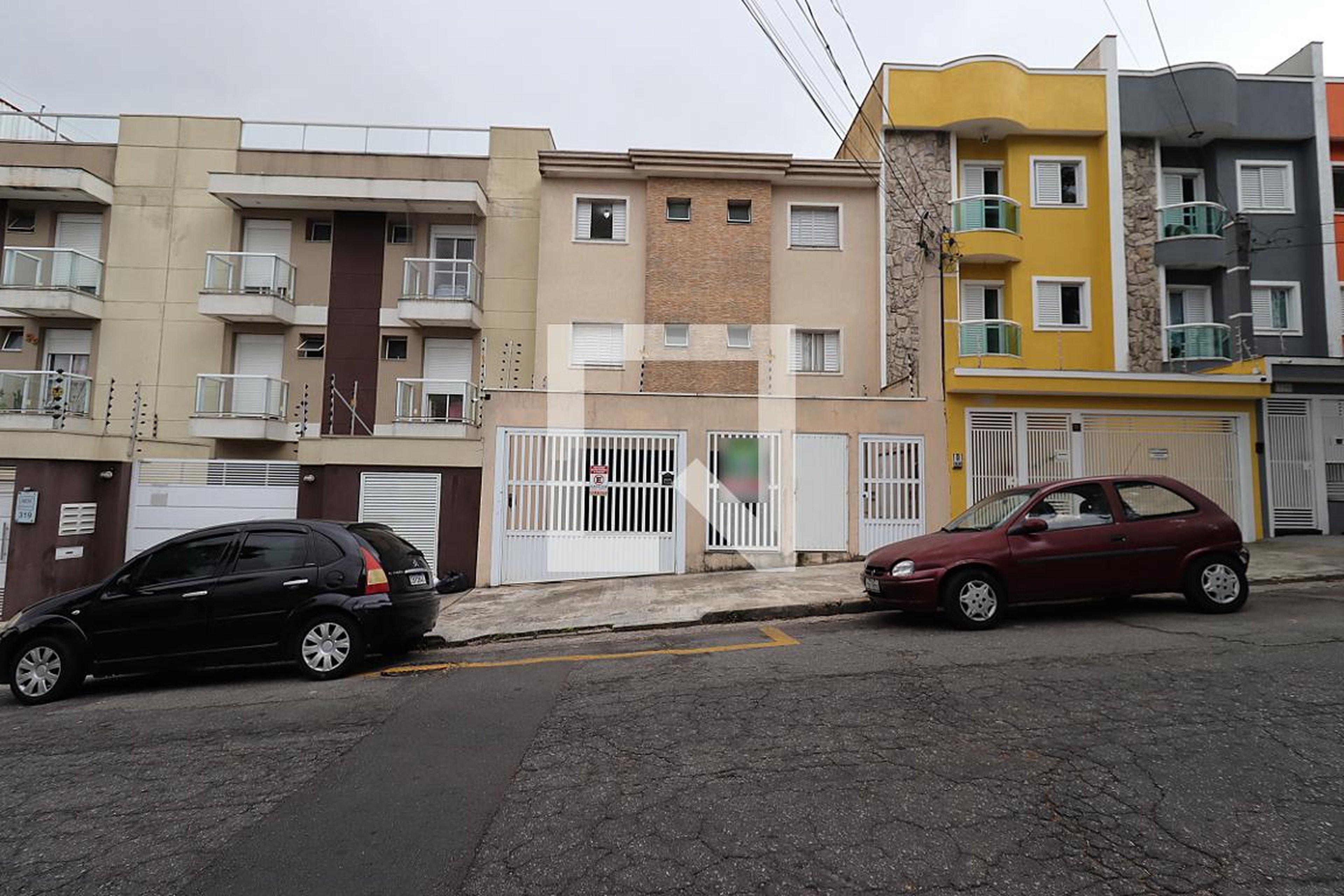 Fachada Condomínio em Rua Oslo, 327