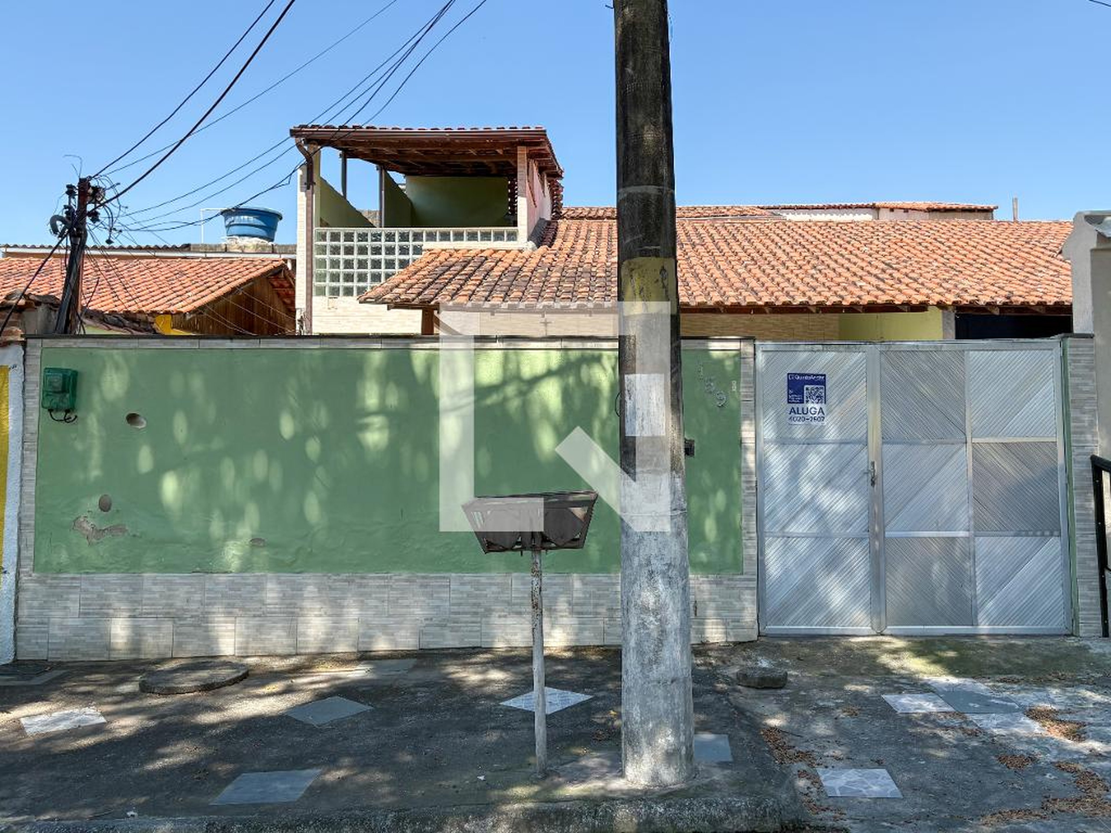 Fachada Condomínio em Rua Ivon Curi, 159