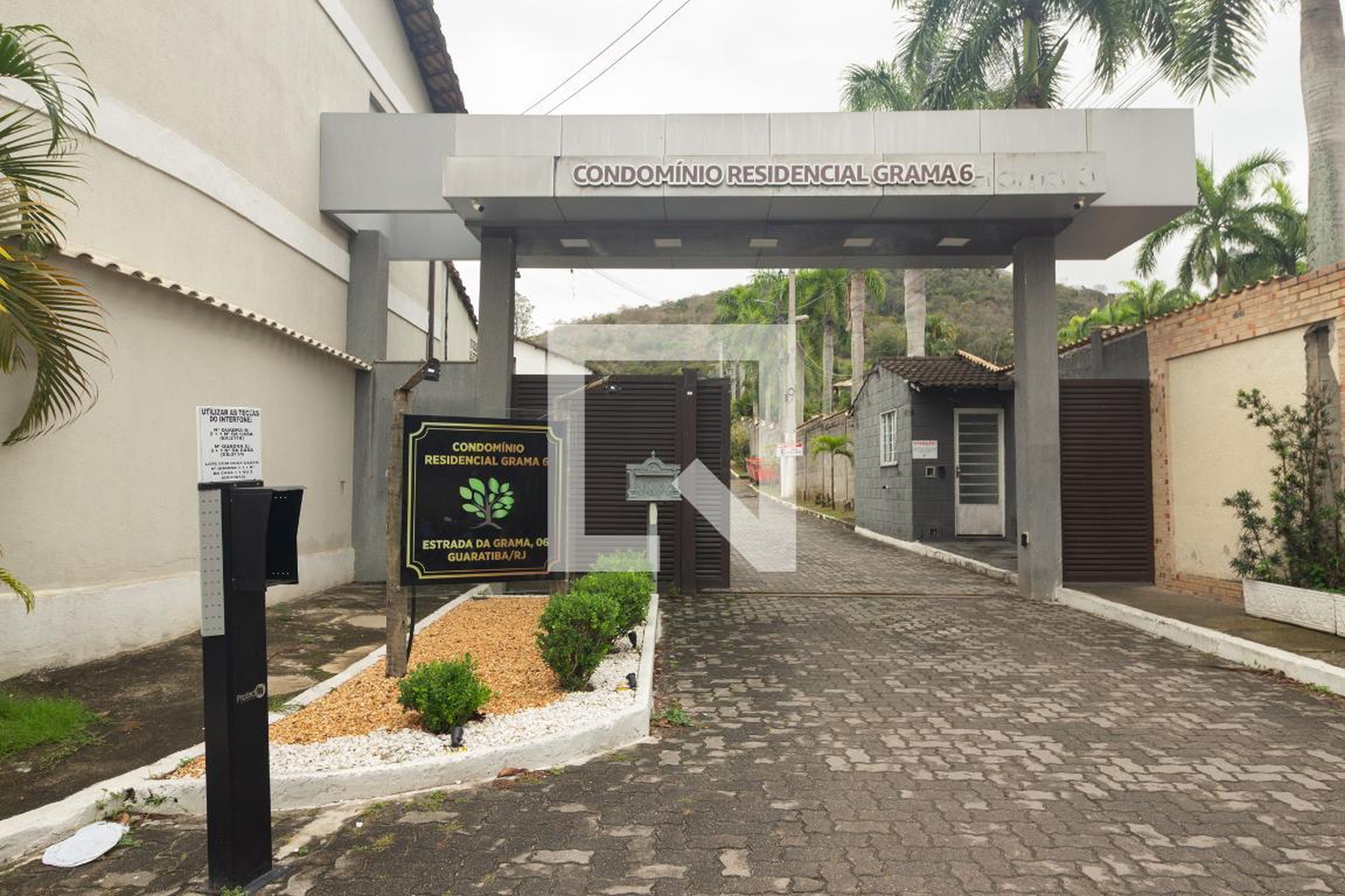 Fachada do condomínio Condomínio em Rua Alto Longá, 6