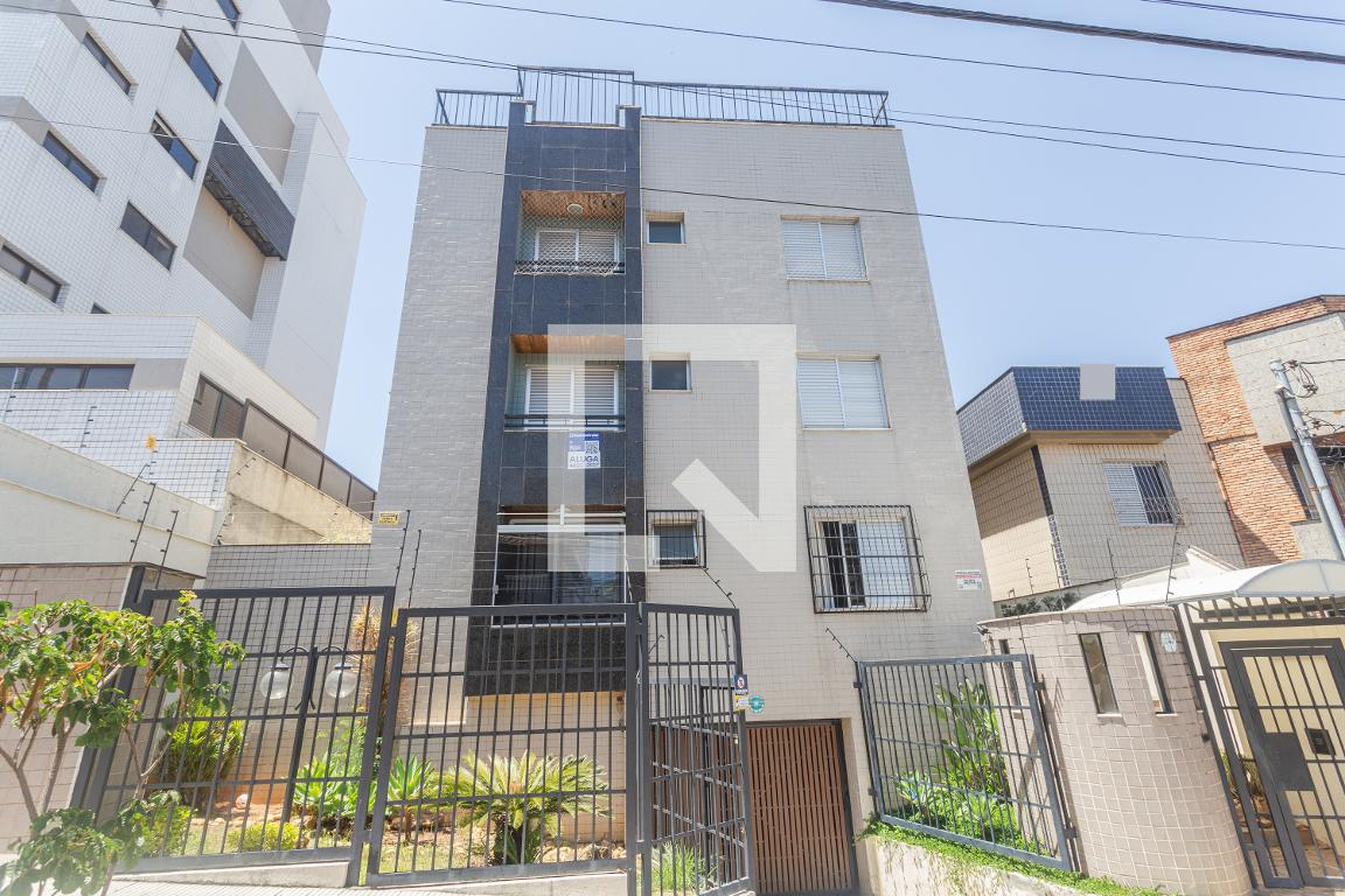 Fachada Condomínio em Rua Coronel Jaíro Pereira, 344