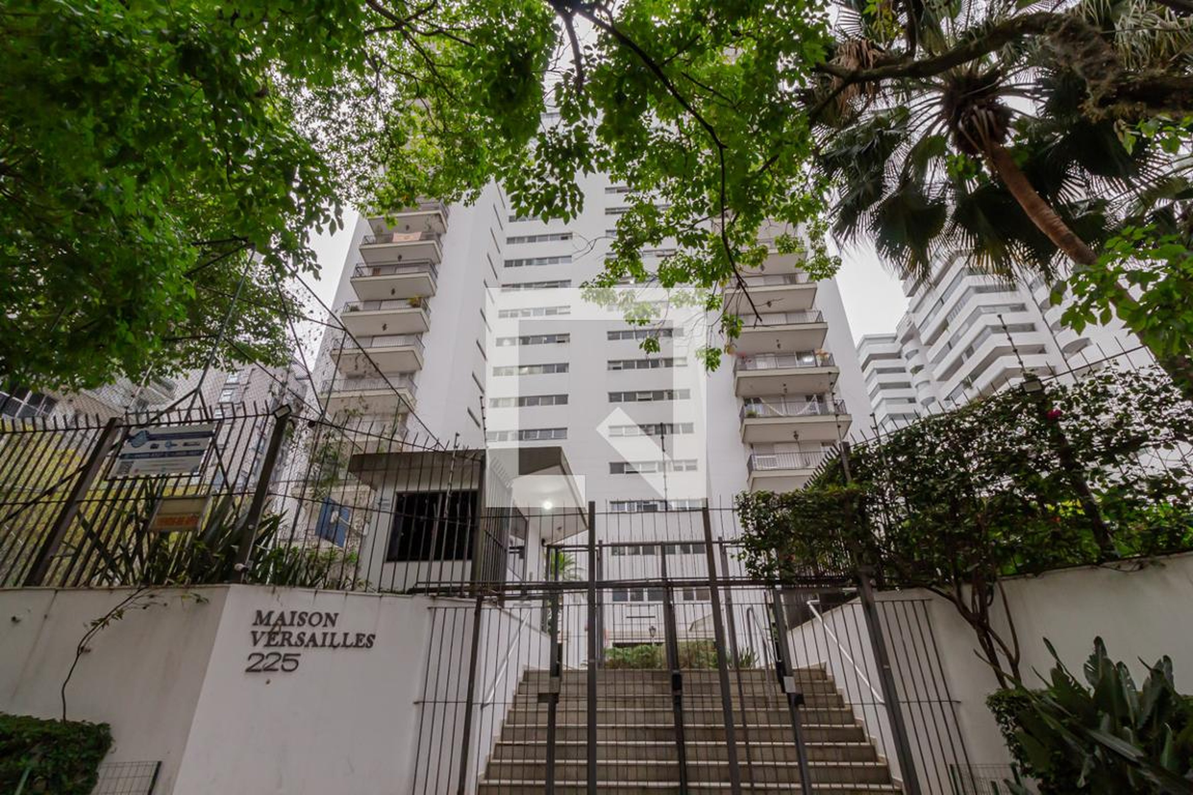 Fachada Condomínio Maison Versailles