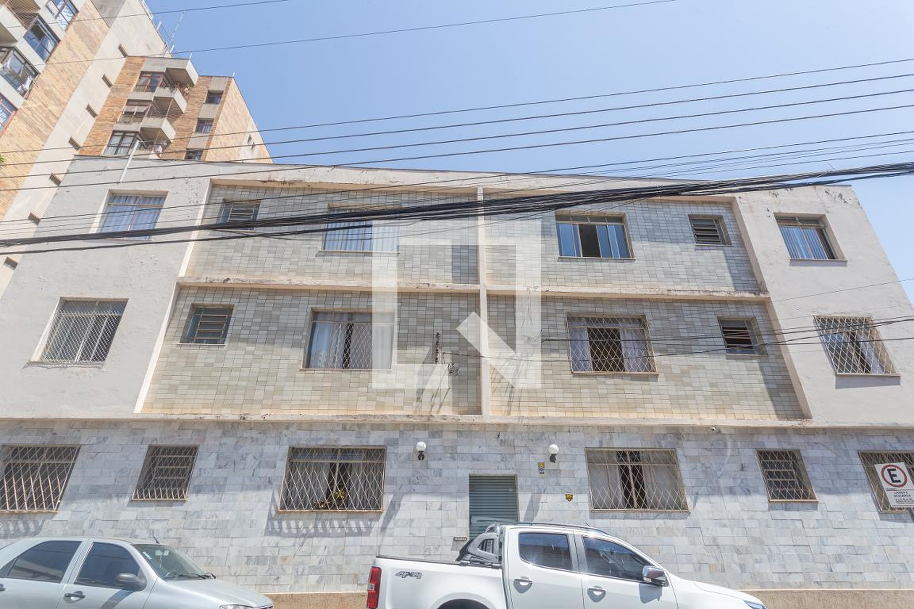 Fachada Condomínio em Rua Jornalista Jaír Silva, 352