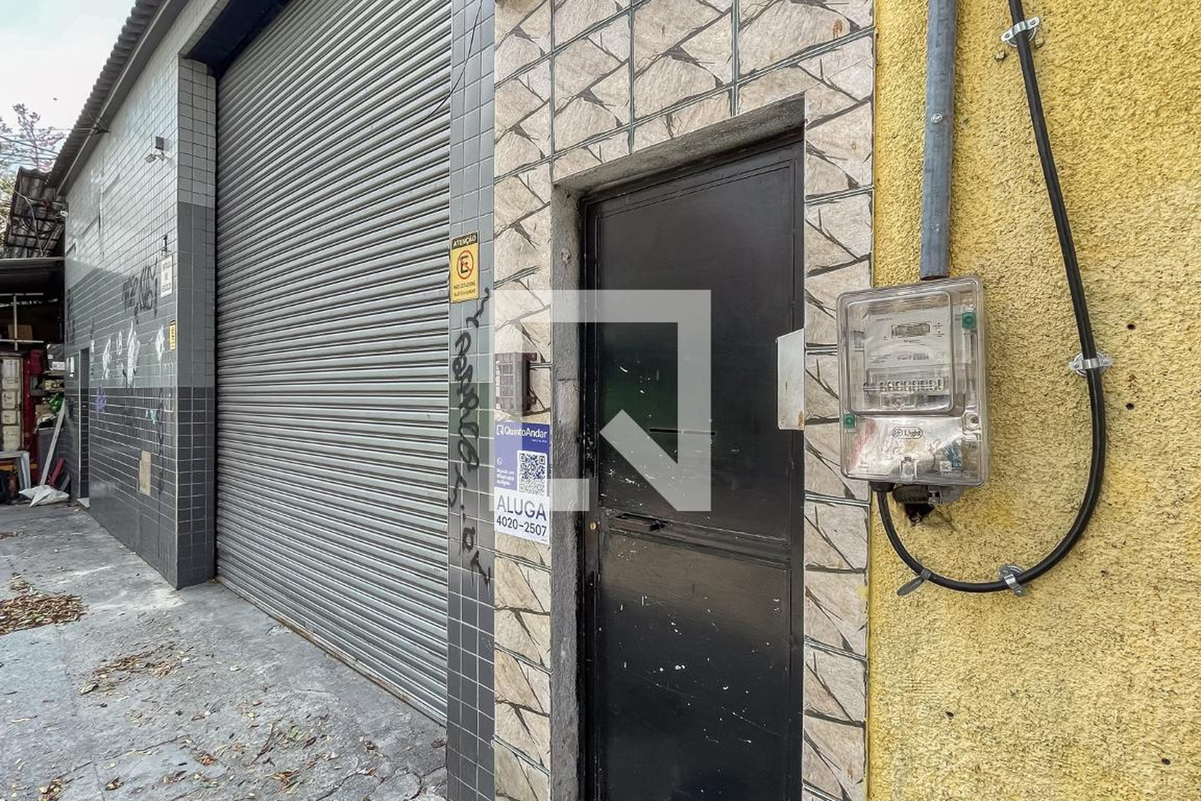 Fachada Condomínio em Rua Araújo Leitão, 572