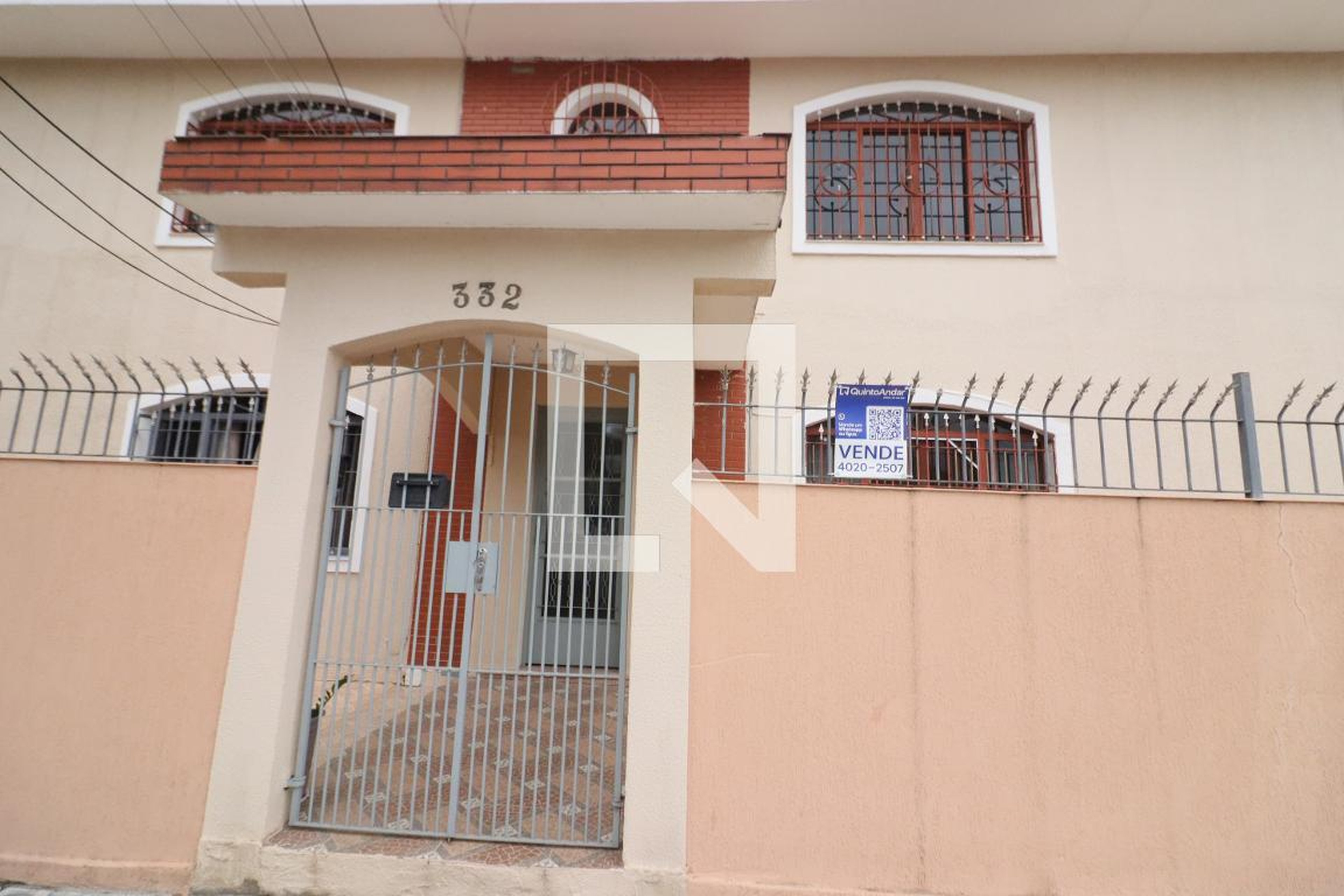 Fachada Condomínio em Rua Agop Guzelian, 332