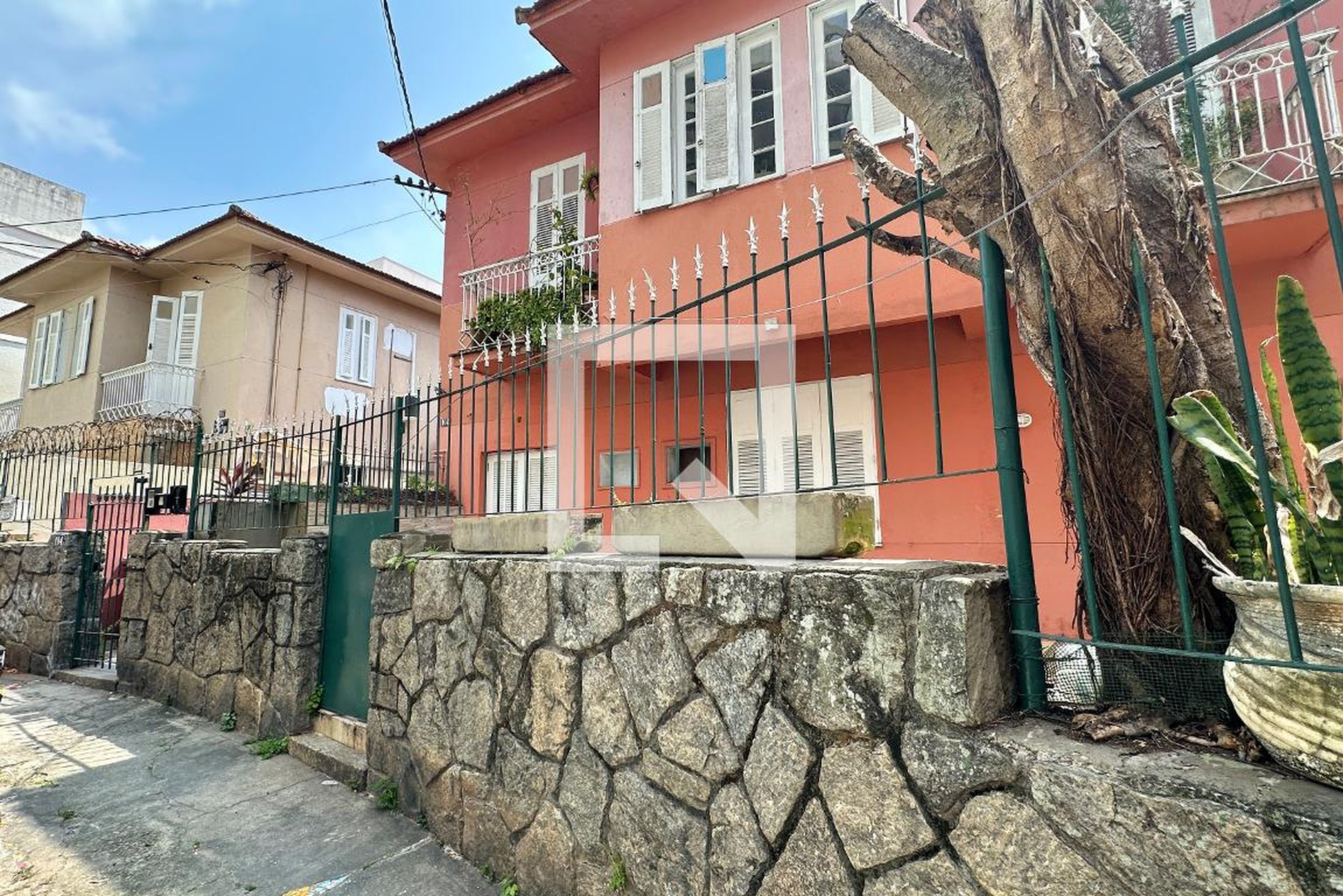 Fachada Condomínio em Rua Engenheiro Marques Porto, 104