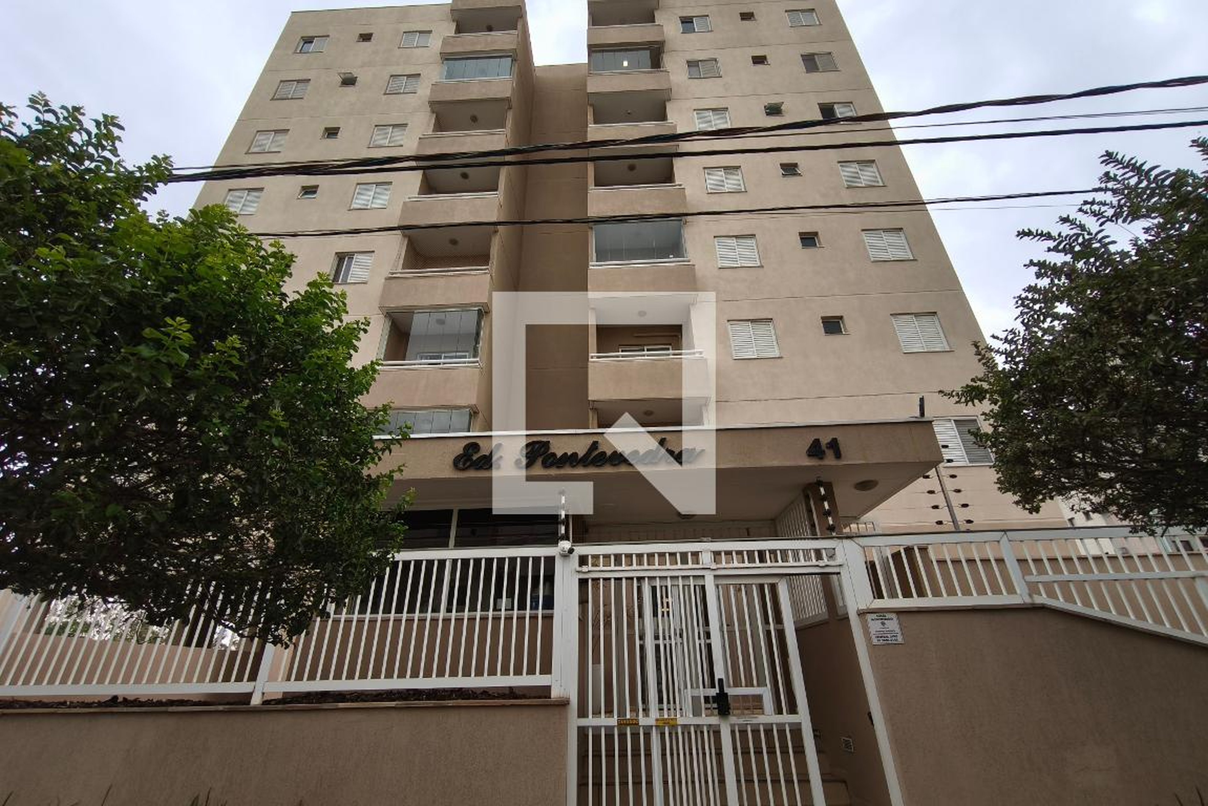 Fachada do Condomínio Condomínio Pontevedra