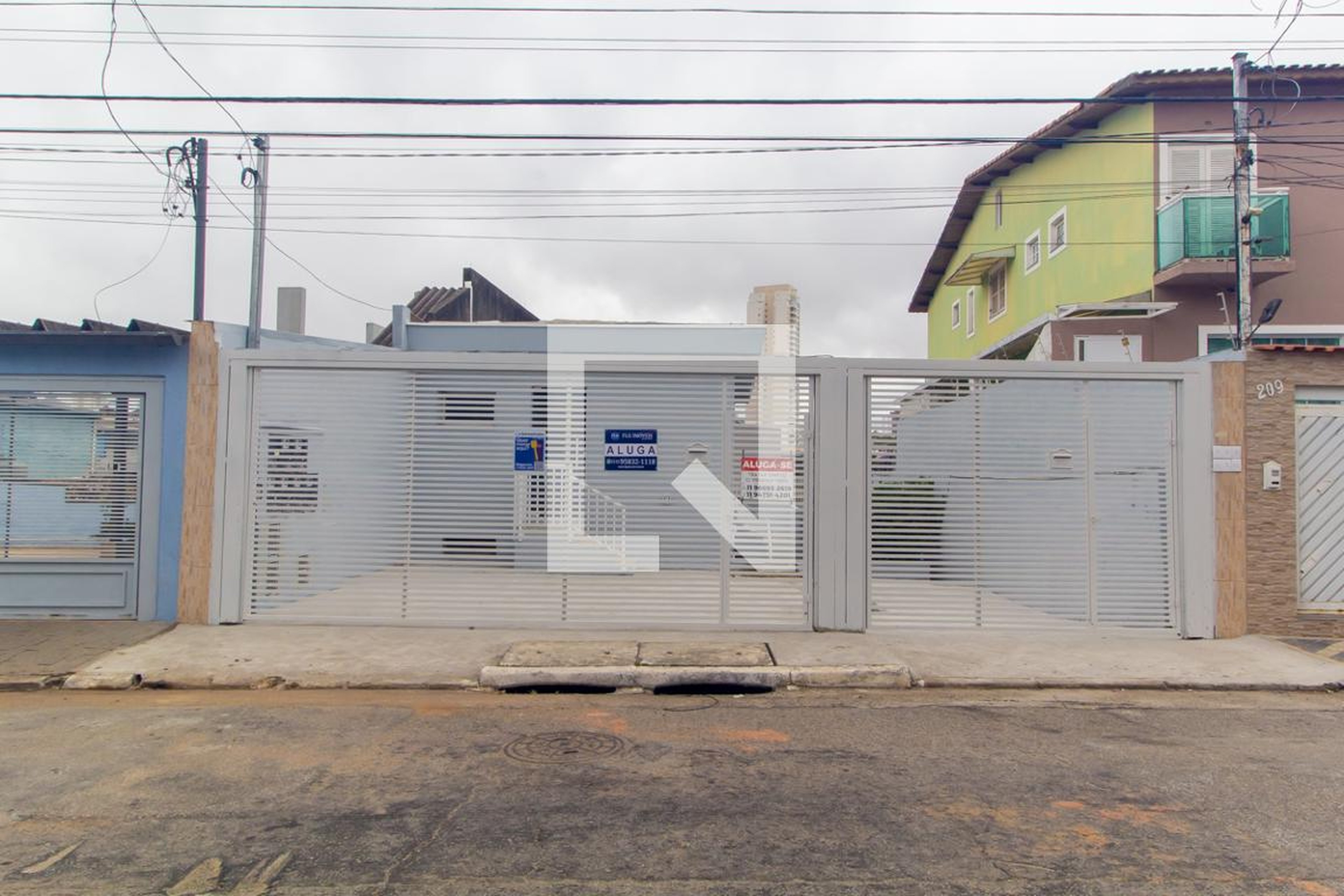 Fachada Condomínio em Rua Hemisfério, 203