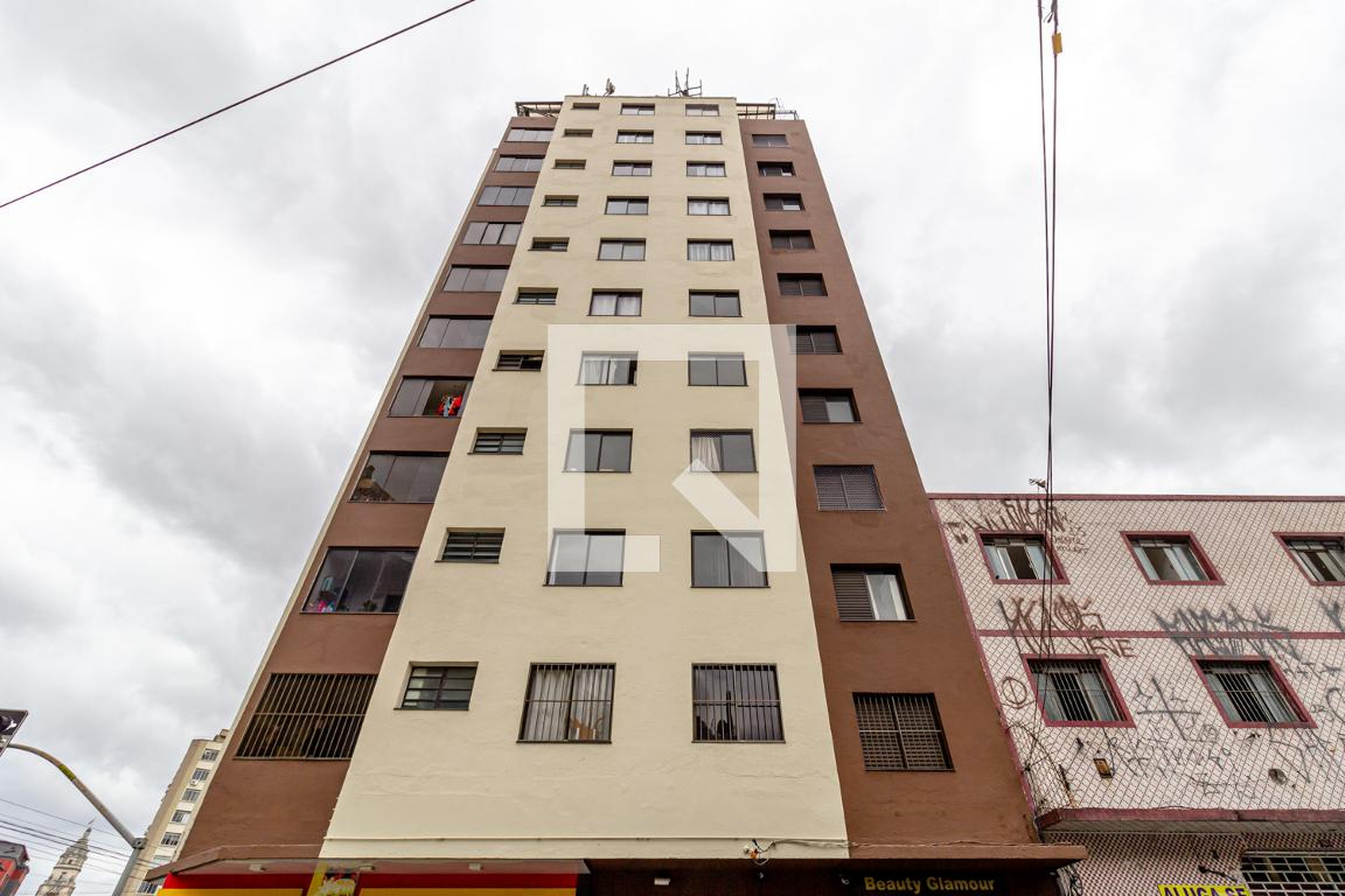 Fachada Condomínio em Rua Washington Luiz, 392