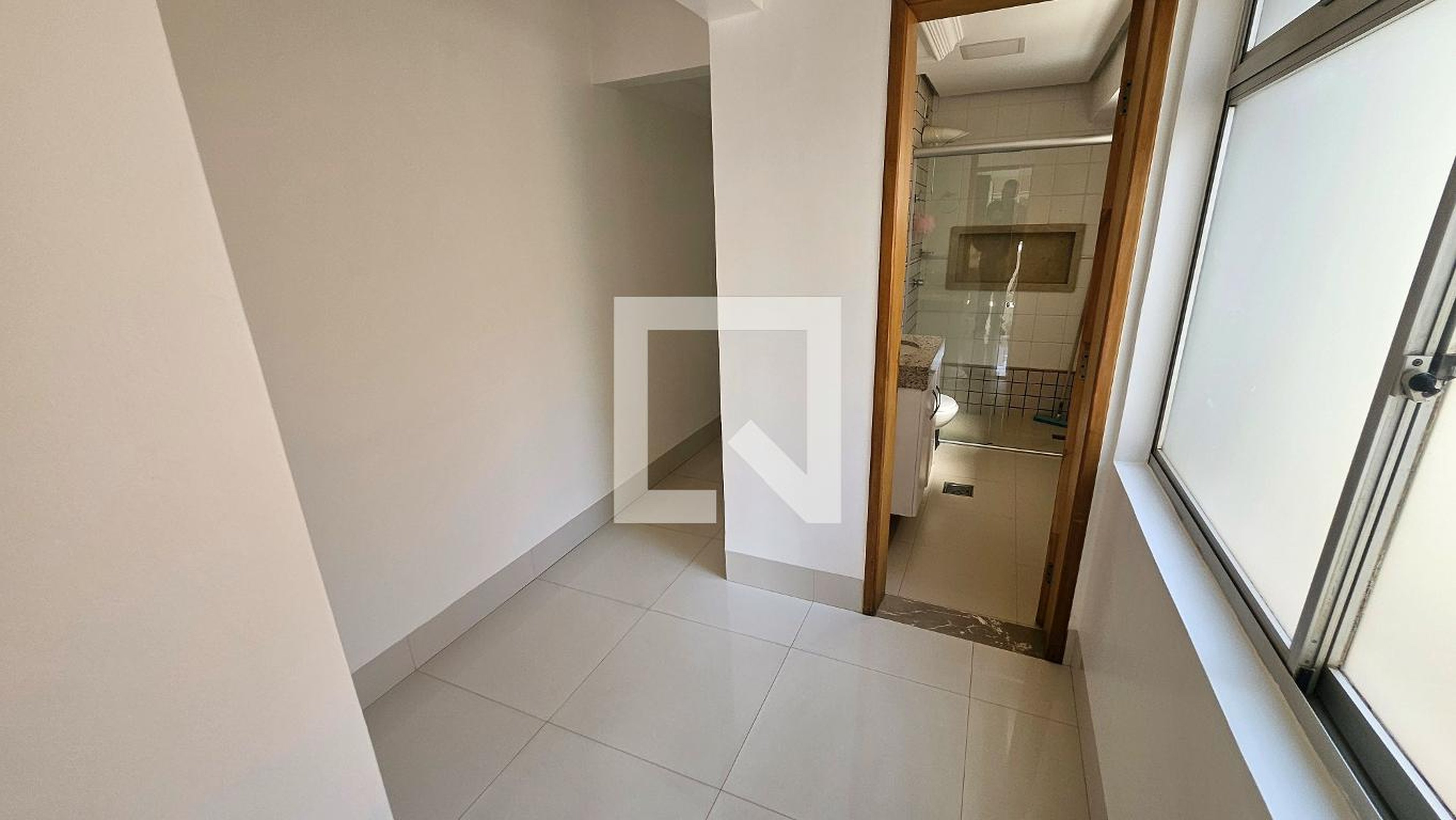 Hall Condomínio em Rua T-48, 686-772