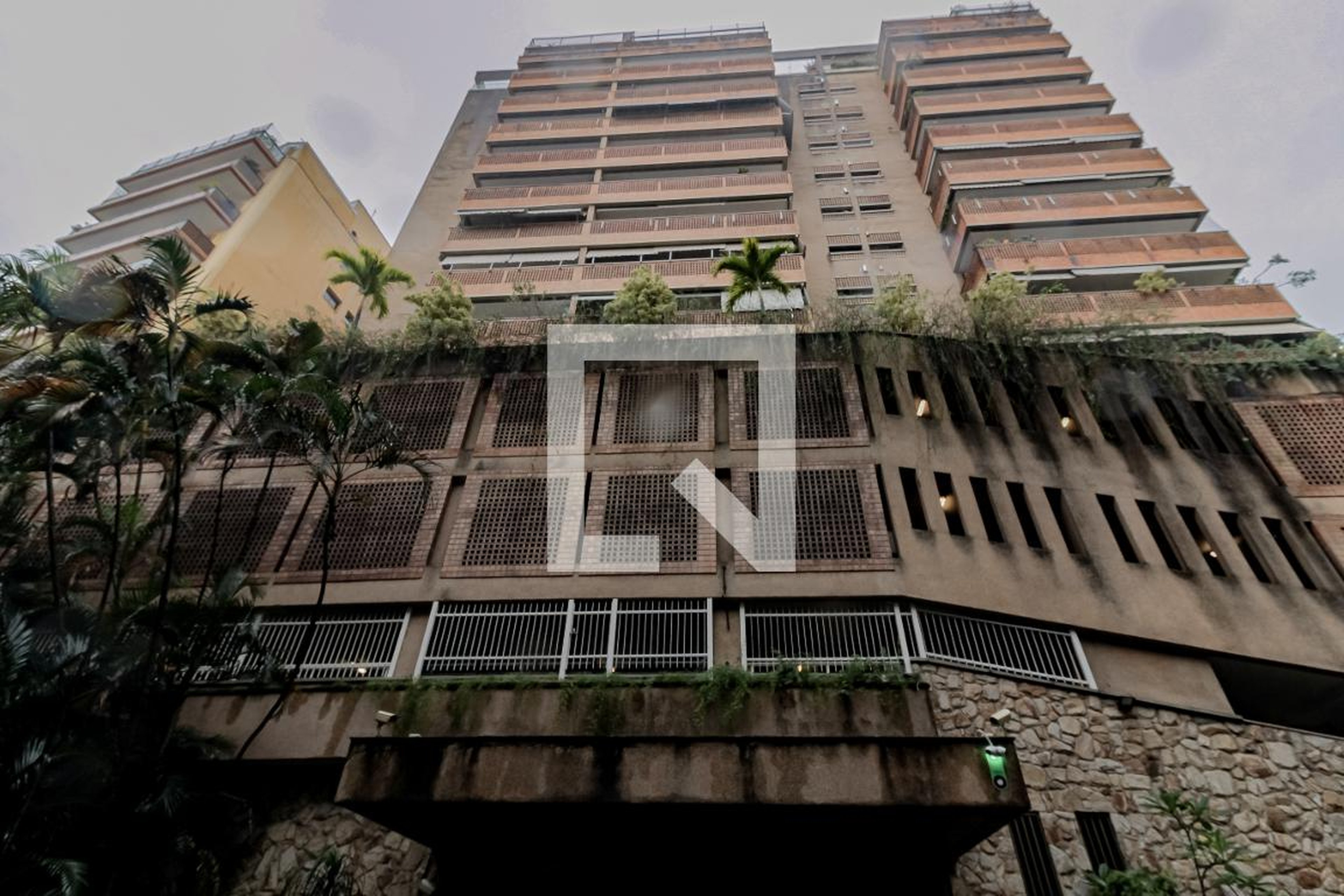 Fachada do Prédio Condomínio em Rua Sacopã, 109