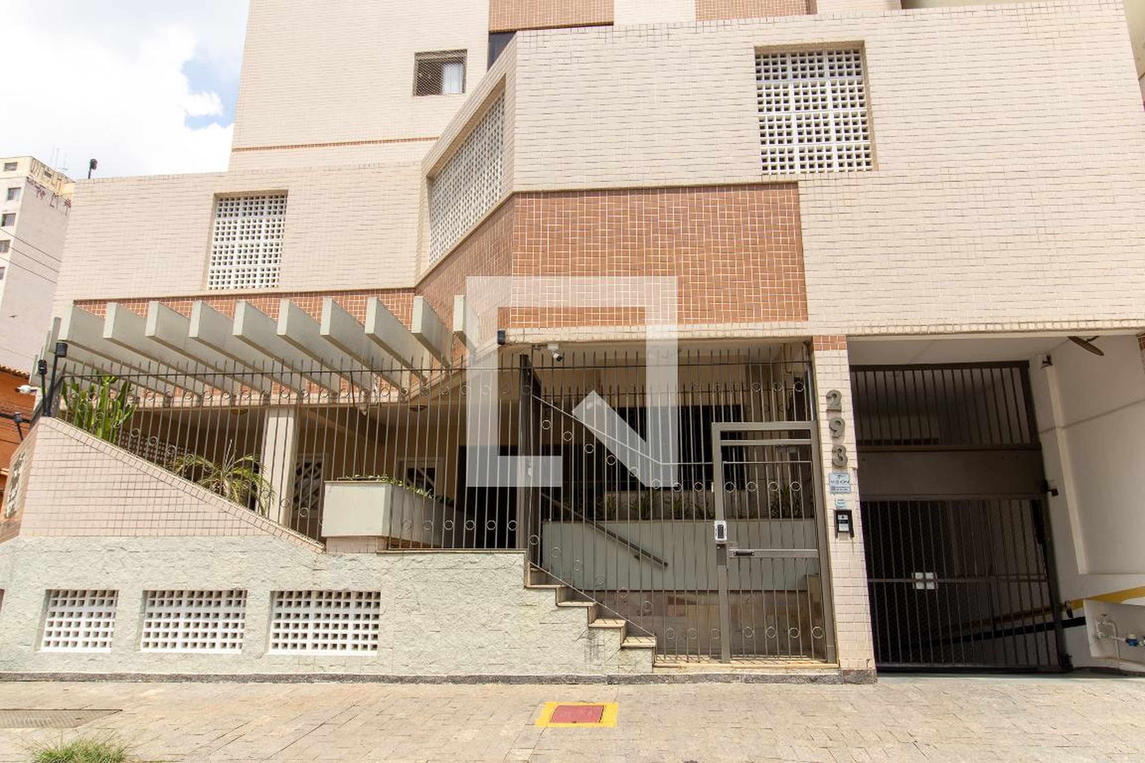 Fachada Condomínio em Rua Culto à Ciência, 293