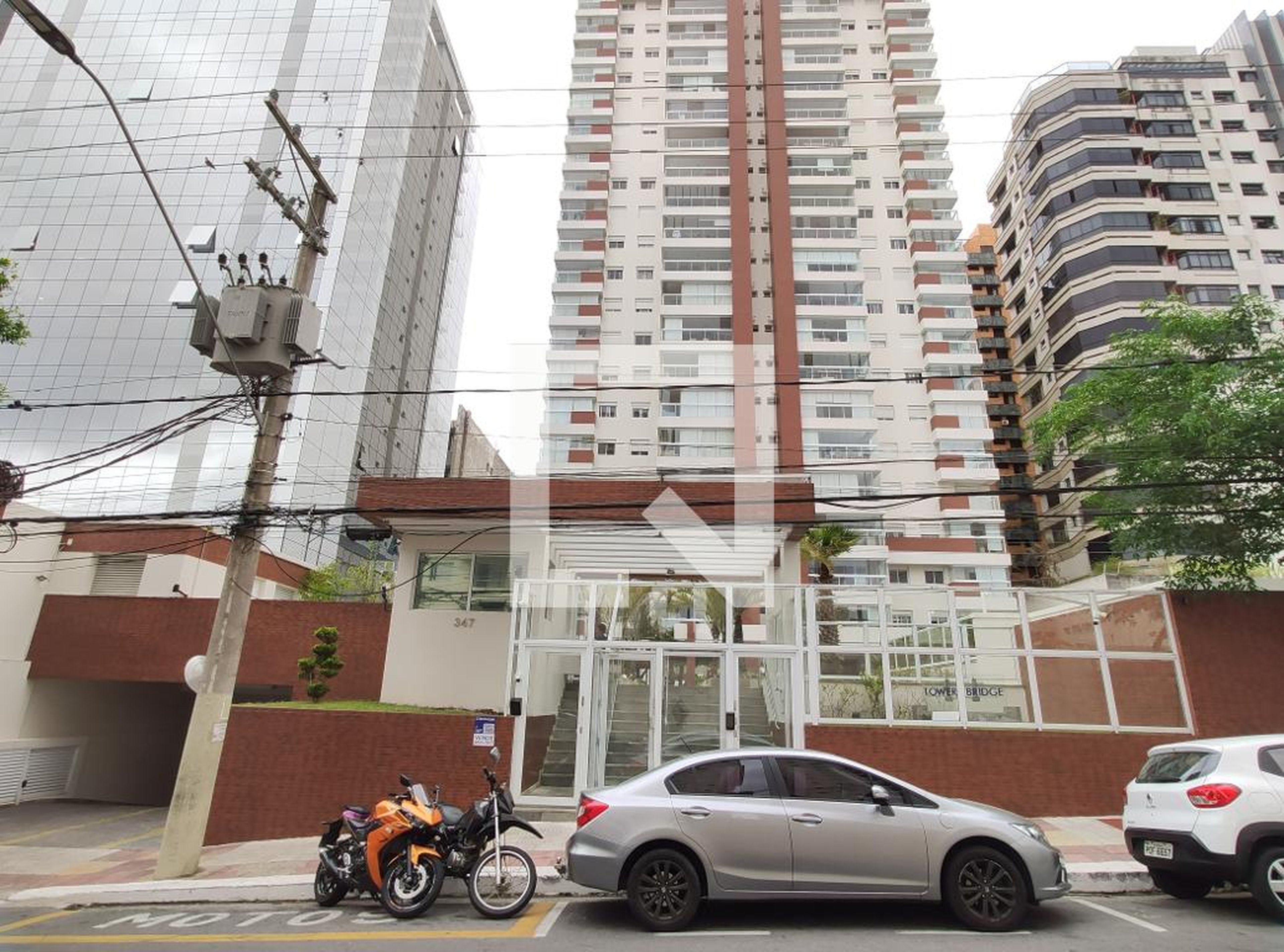 Fachada Condomínio Tower Bridge