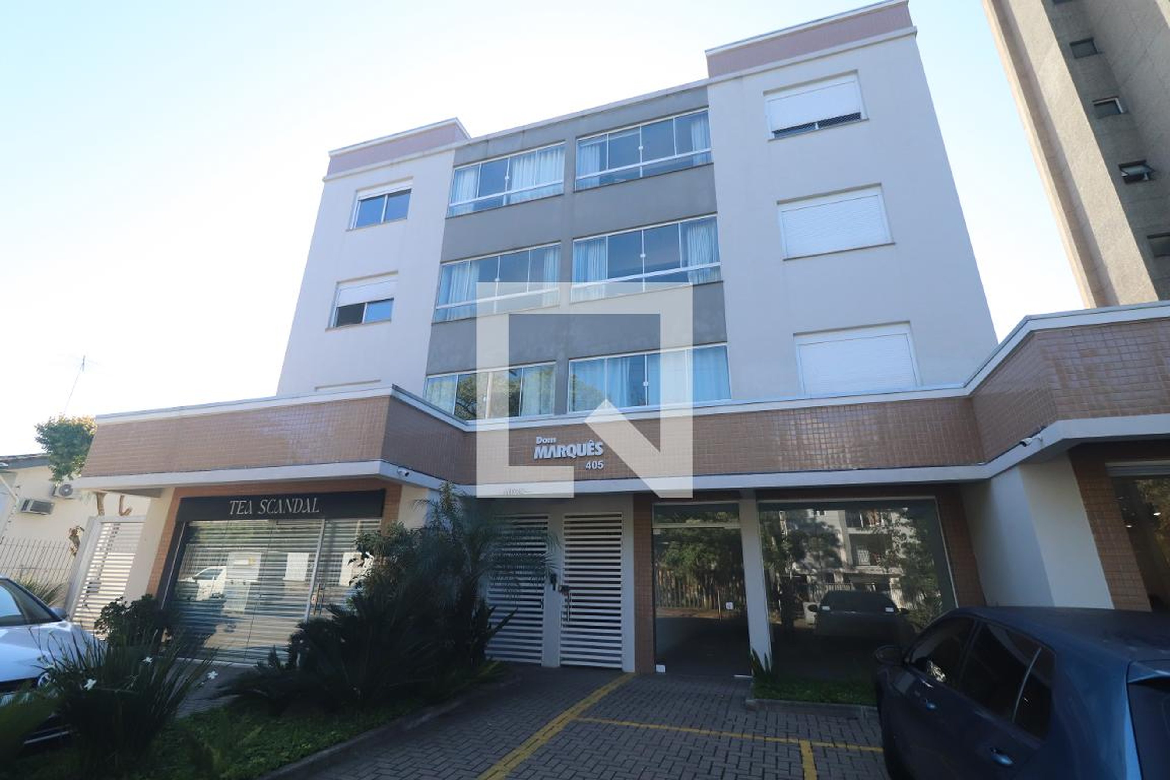 Fachada Condomínio em Rua Marquês de Souza, 405
