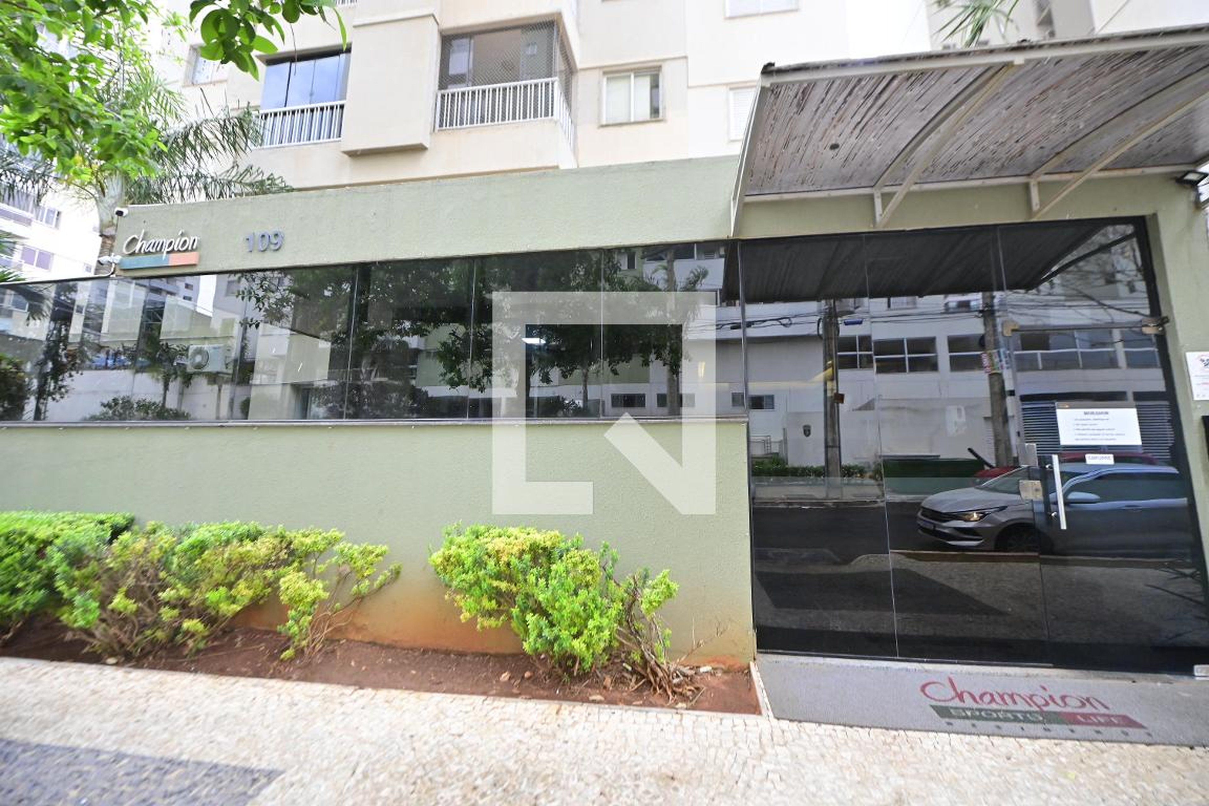 Fachada Condomínio em Rua 6, 109