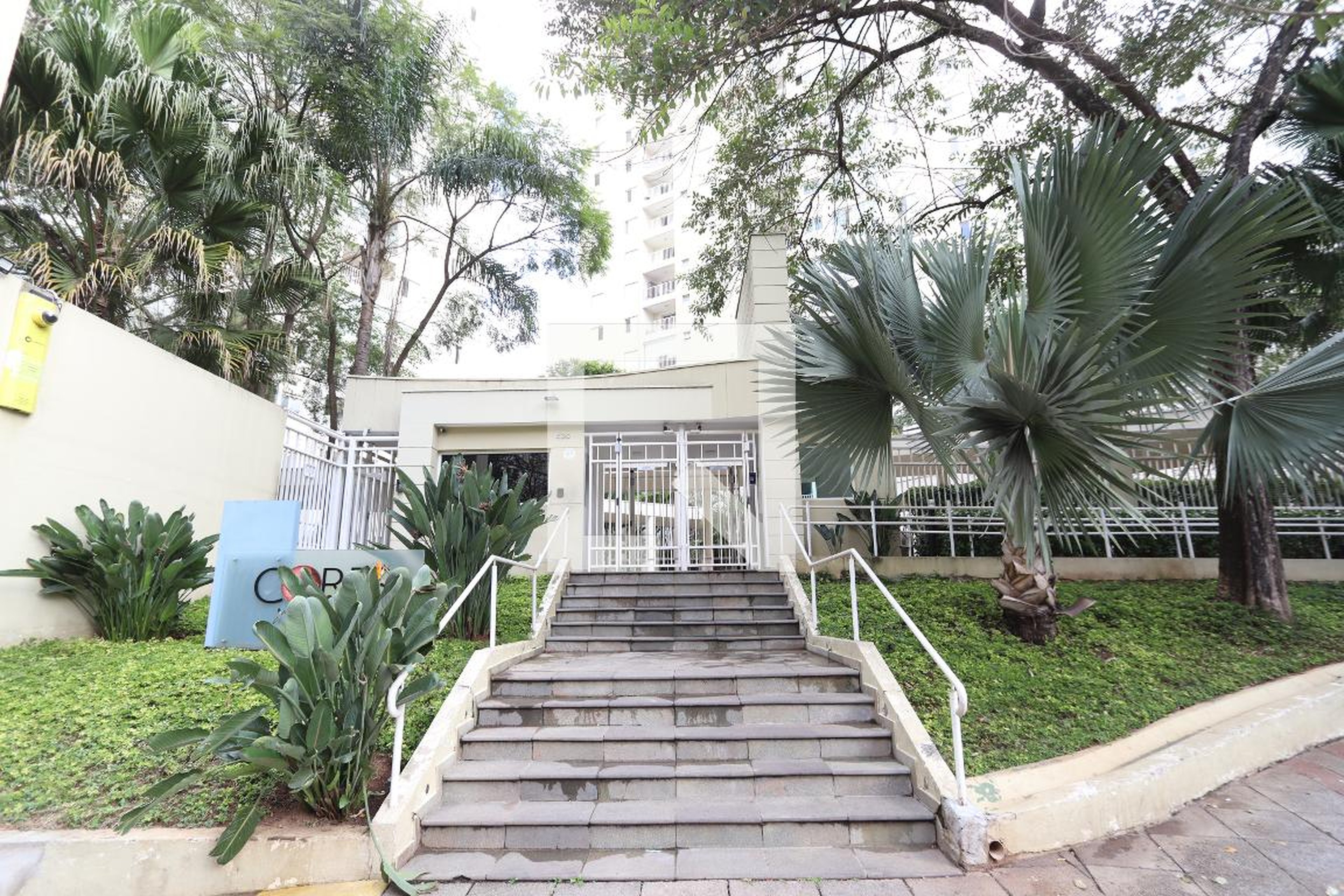 Fachada do Prédio Condomínio Cores Vermelho