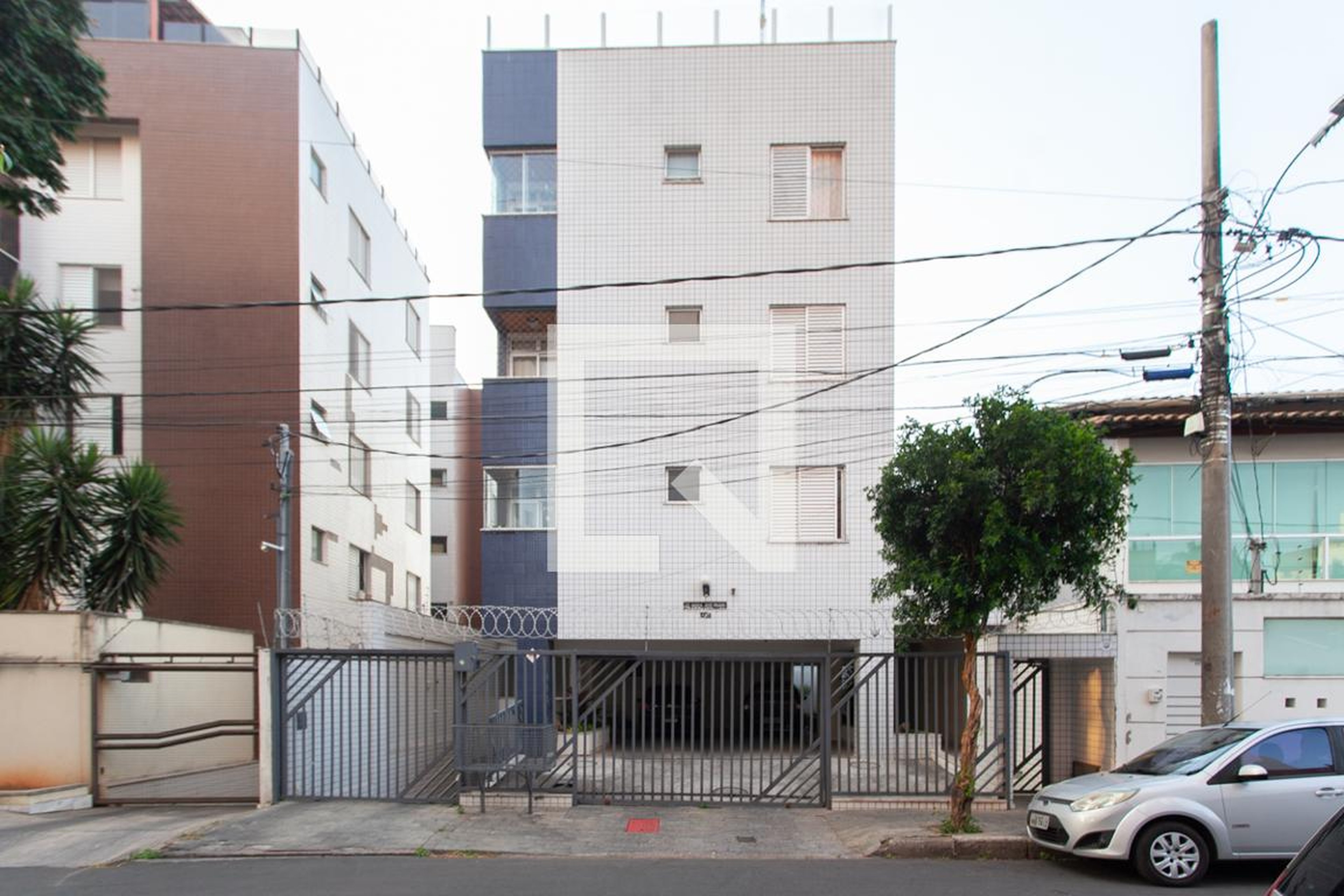 Fachada Condomínio em Rua São Sebastião do Paraíso, 403