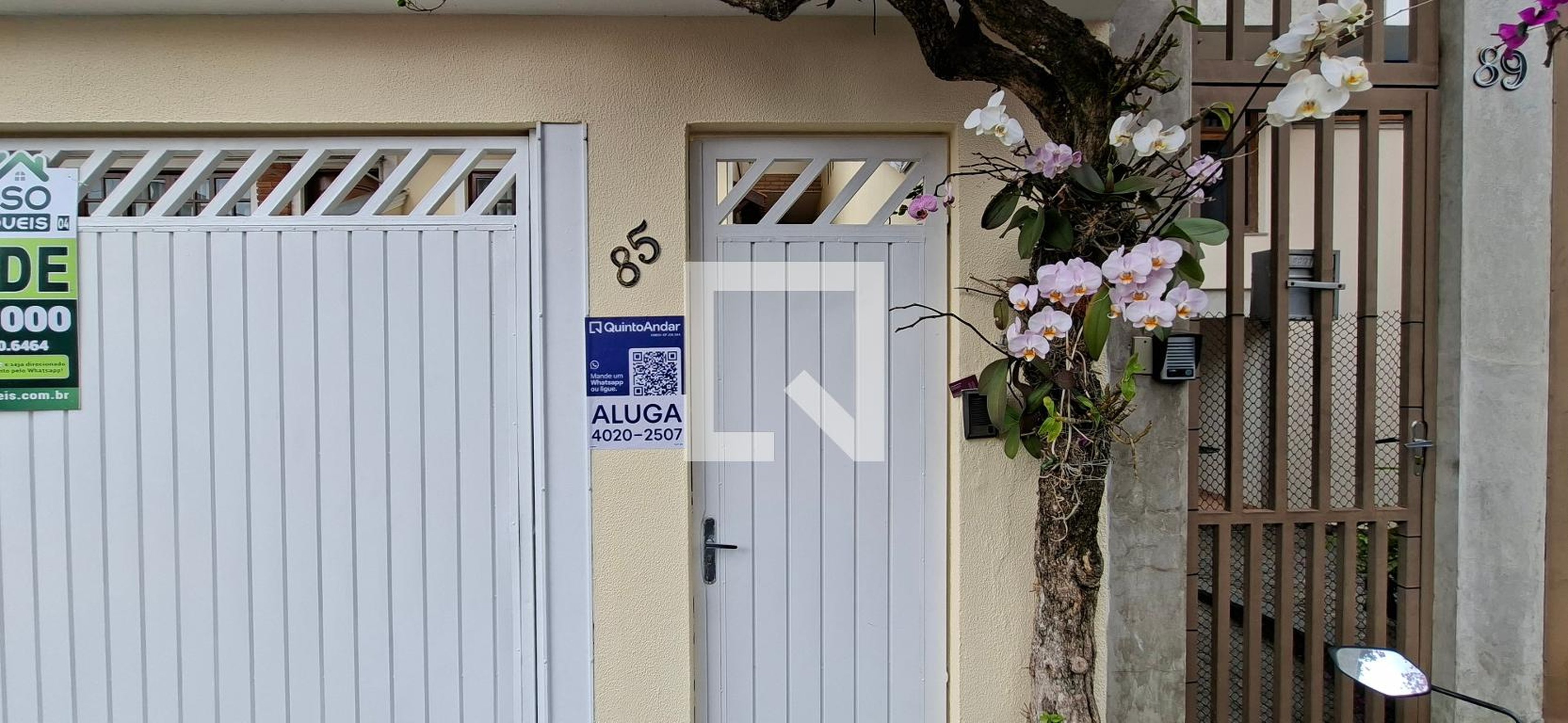 Fachada Condomínio em Rua Vicente Pelosi, 85