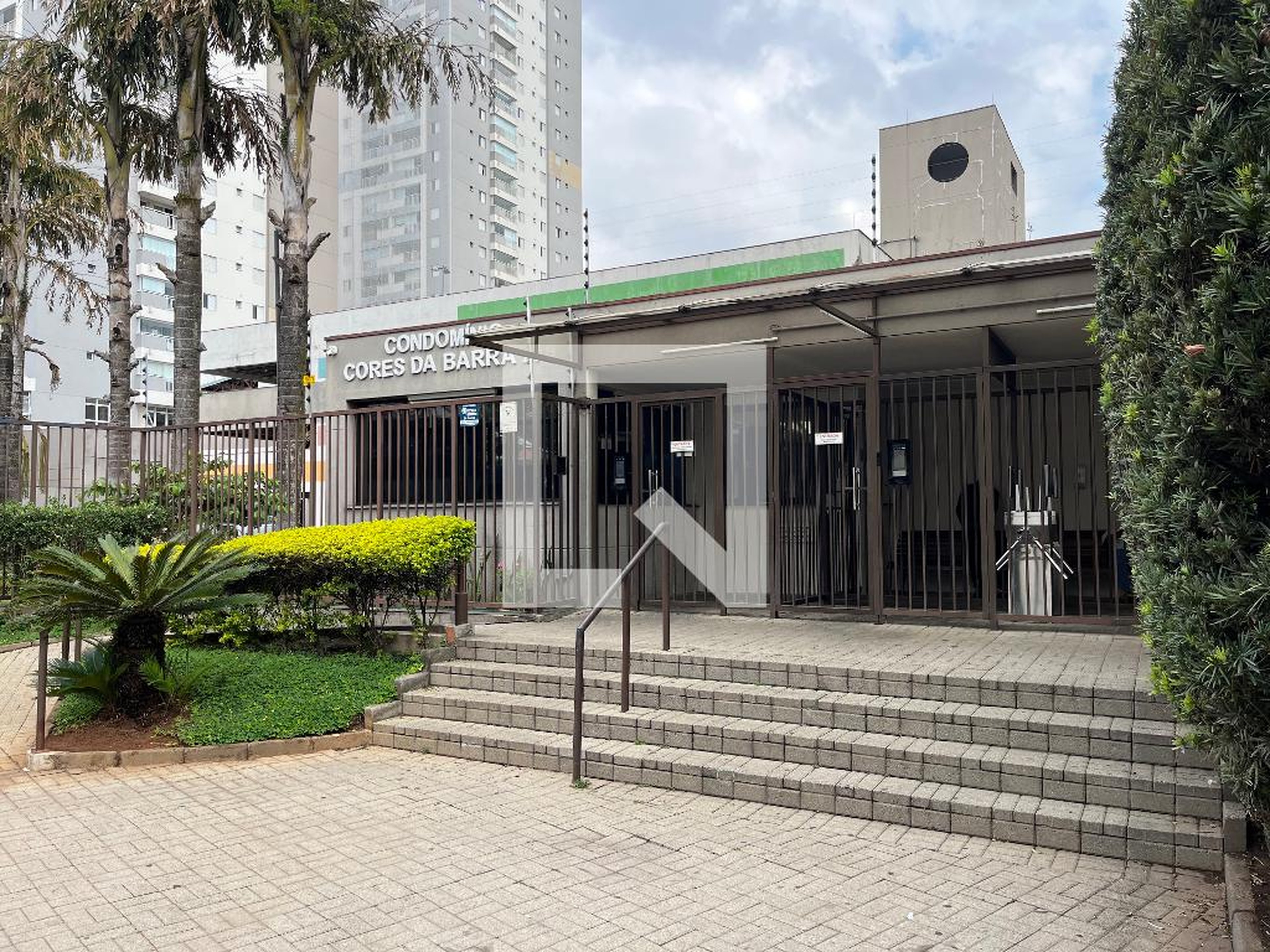 Fachada do Prédio Condomínio em Rua Cônego Vicente Miguel Marino, 270