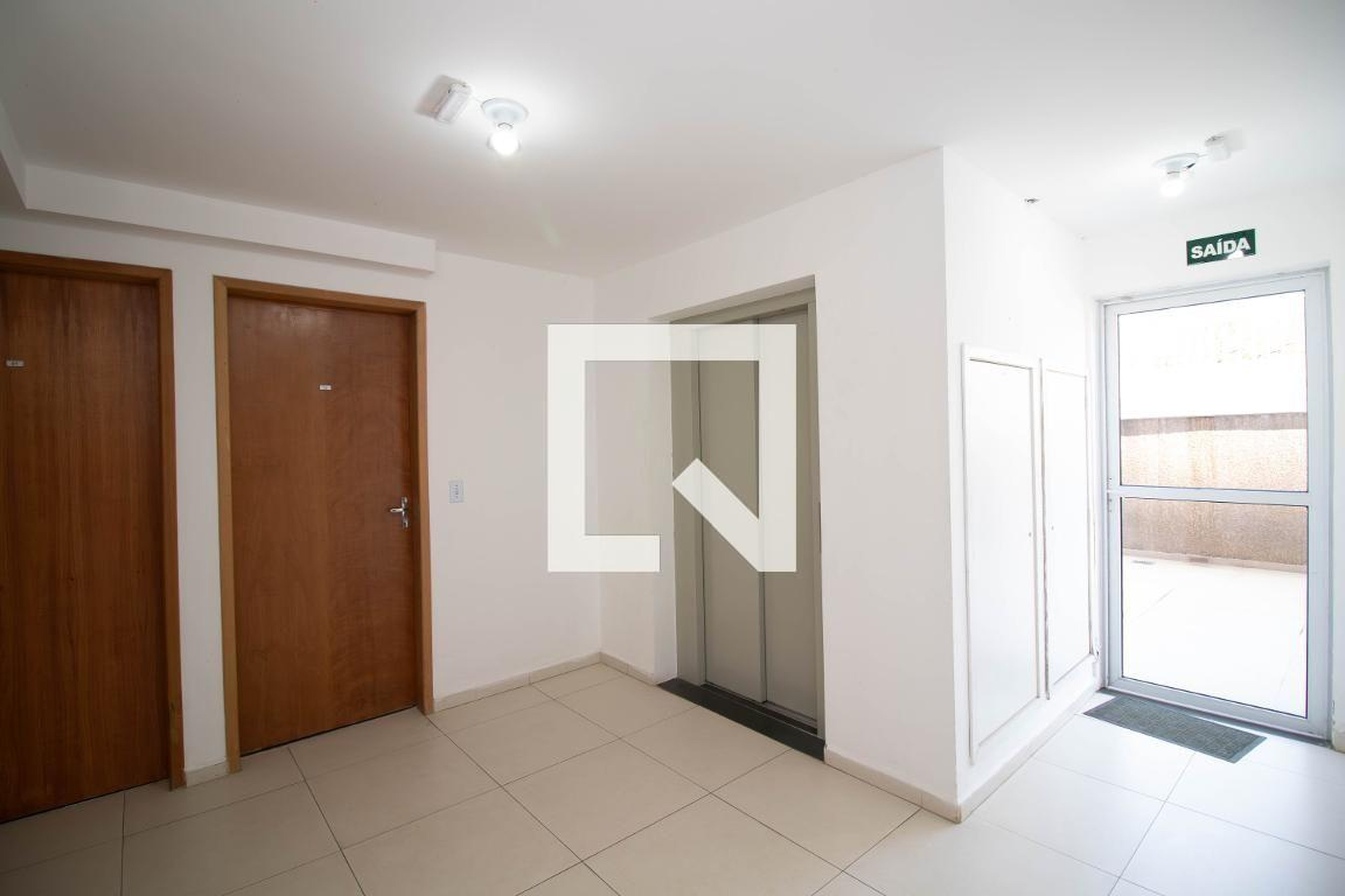 Hall social Condomínio em Rua Cachoeira de Goiás, 154