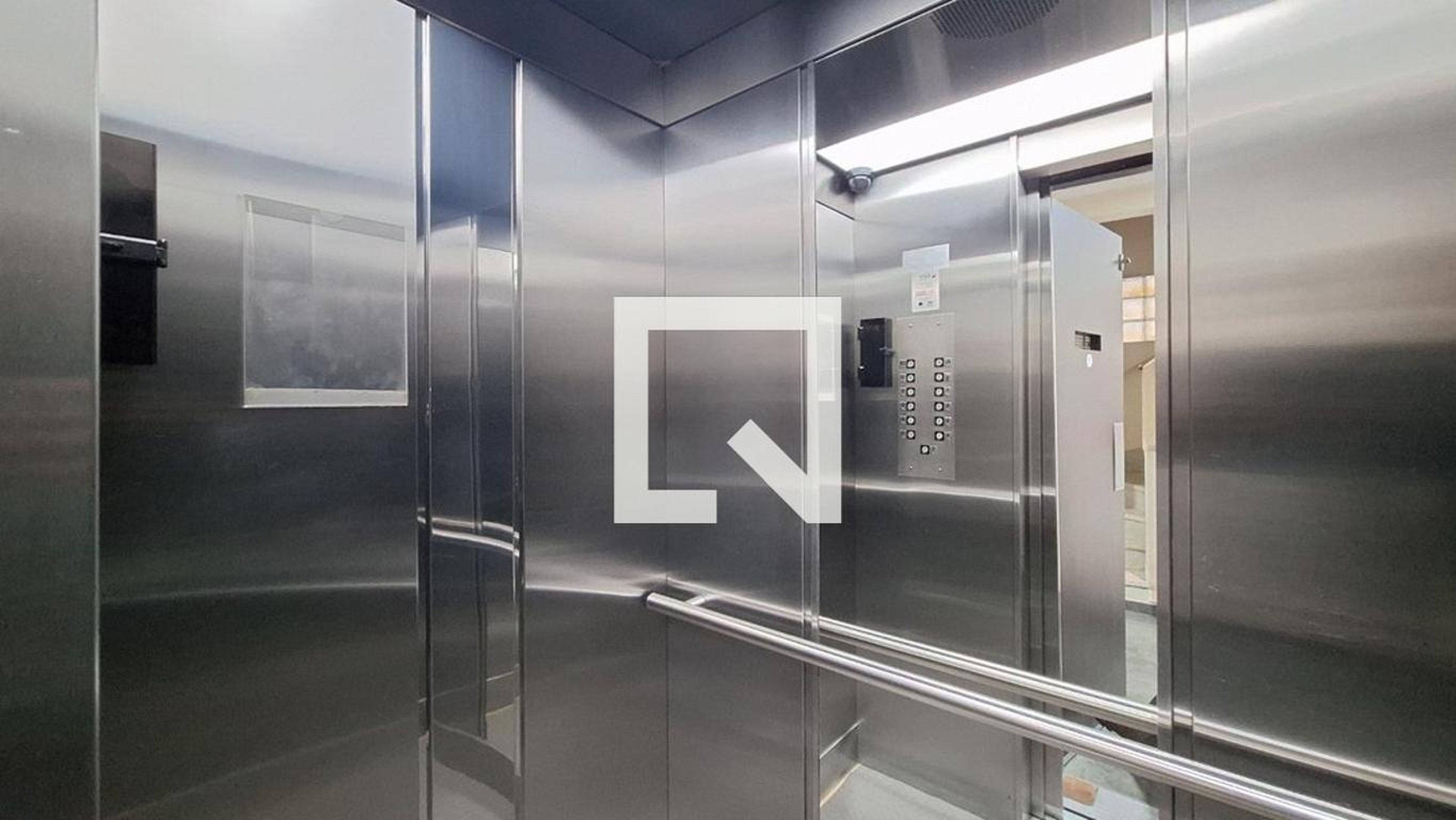 Elevador - Edifício Armenia