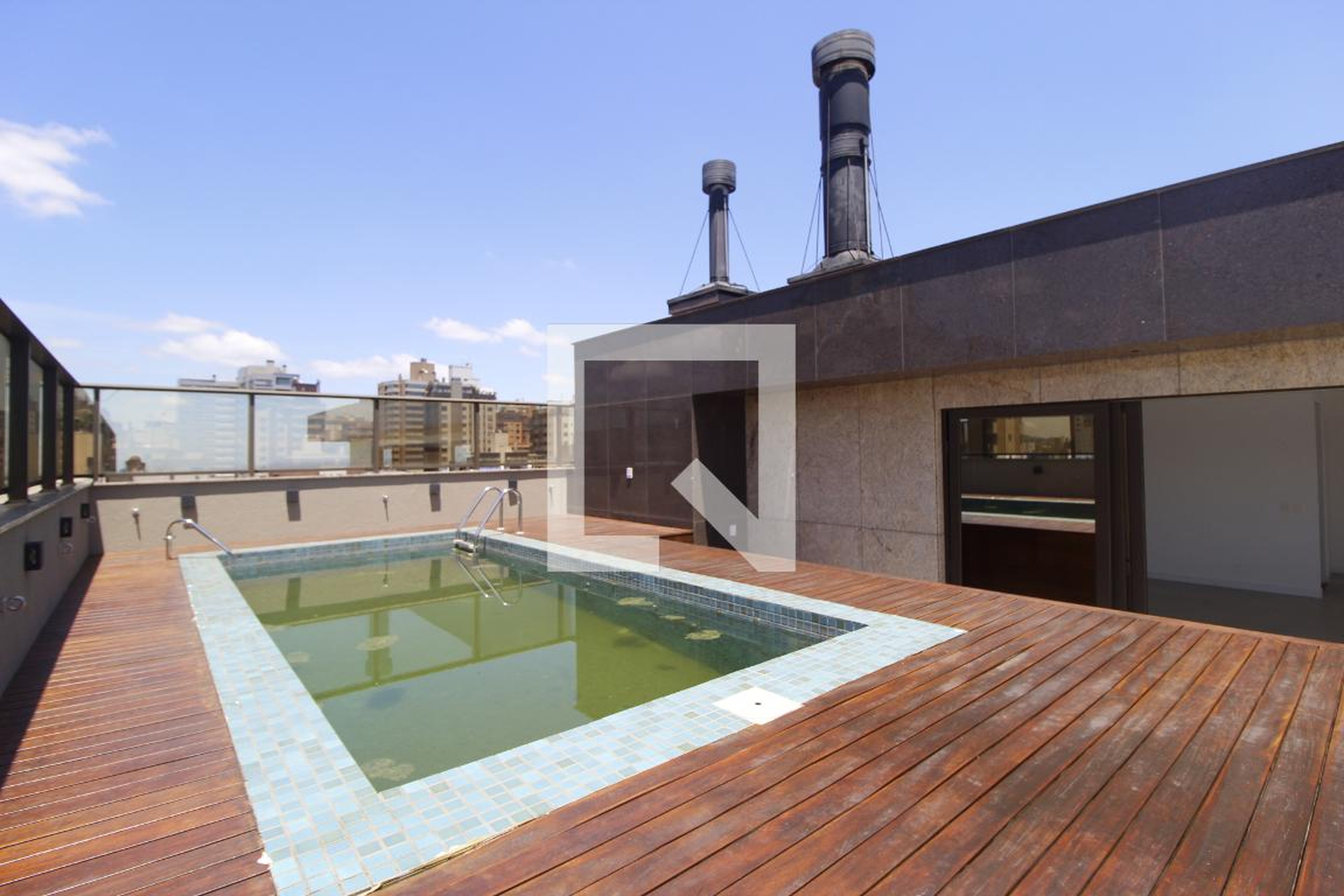 Piscina - Residencialedifício Royal