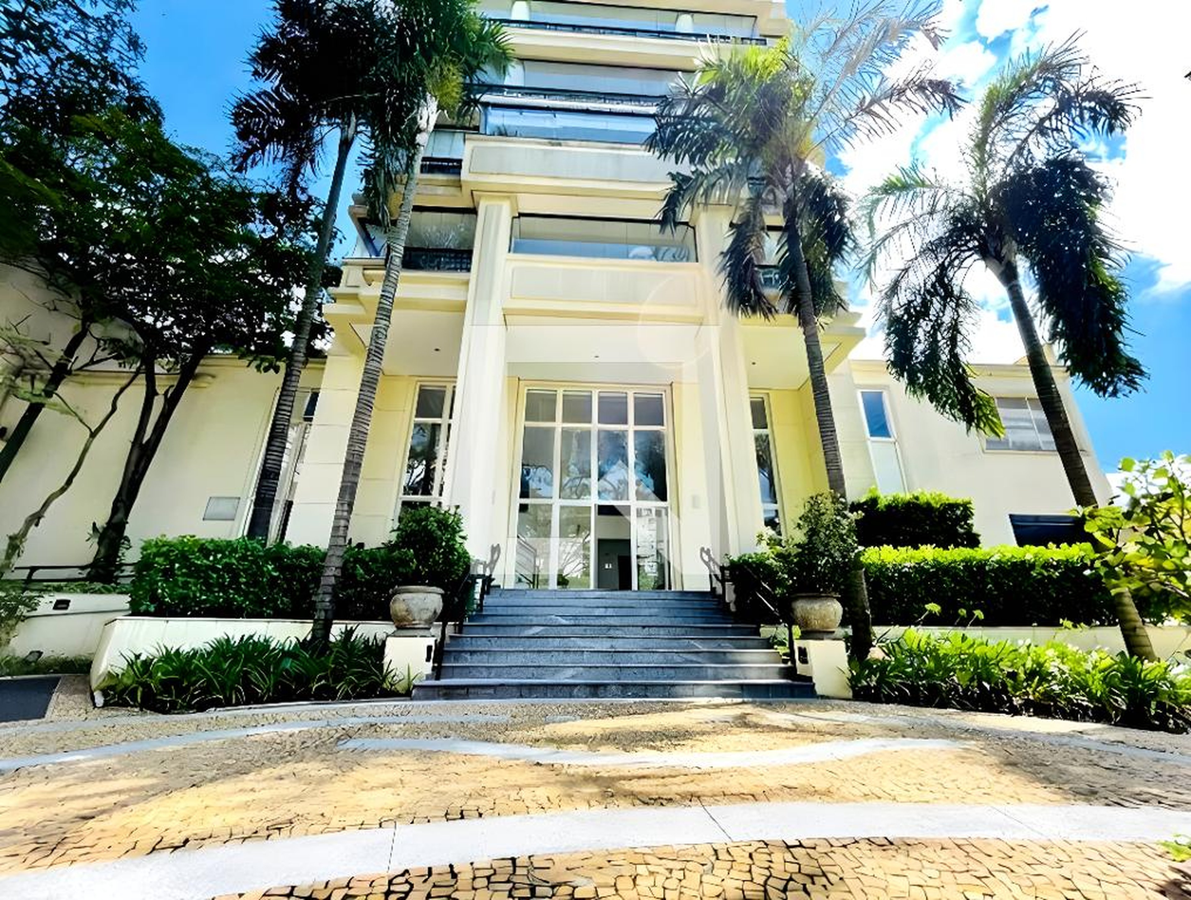 Fachada Condomínio Maison Elizabeth