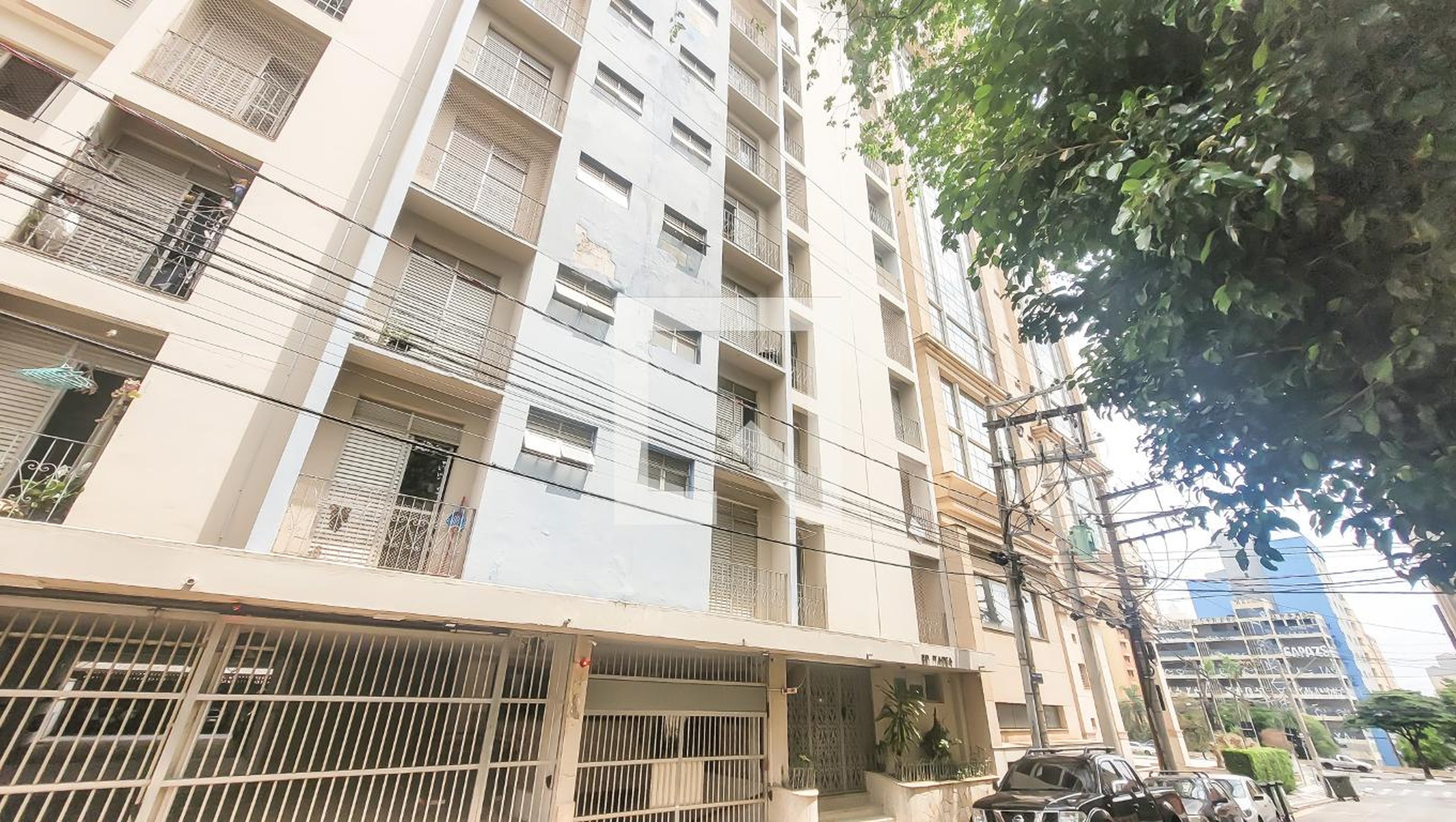 Fachada Condomínio em Rua Doutor Quirino, 357