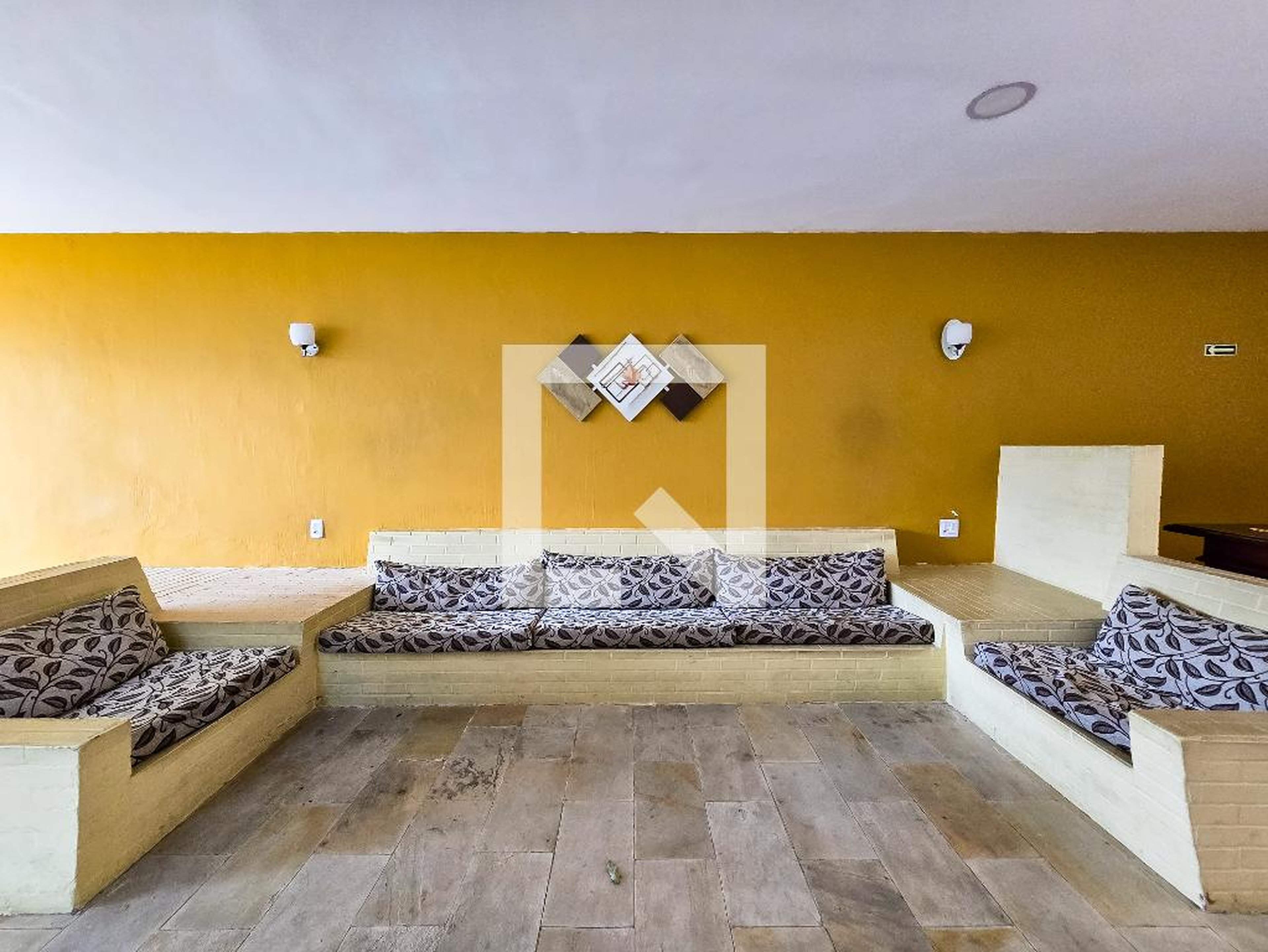 Hall de entrada - Vinte e Oito de Outubro