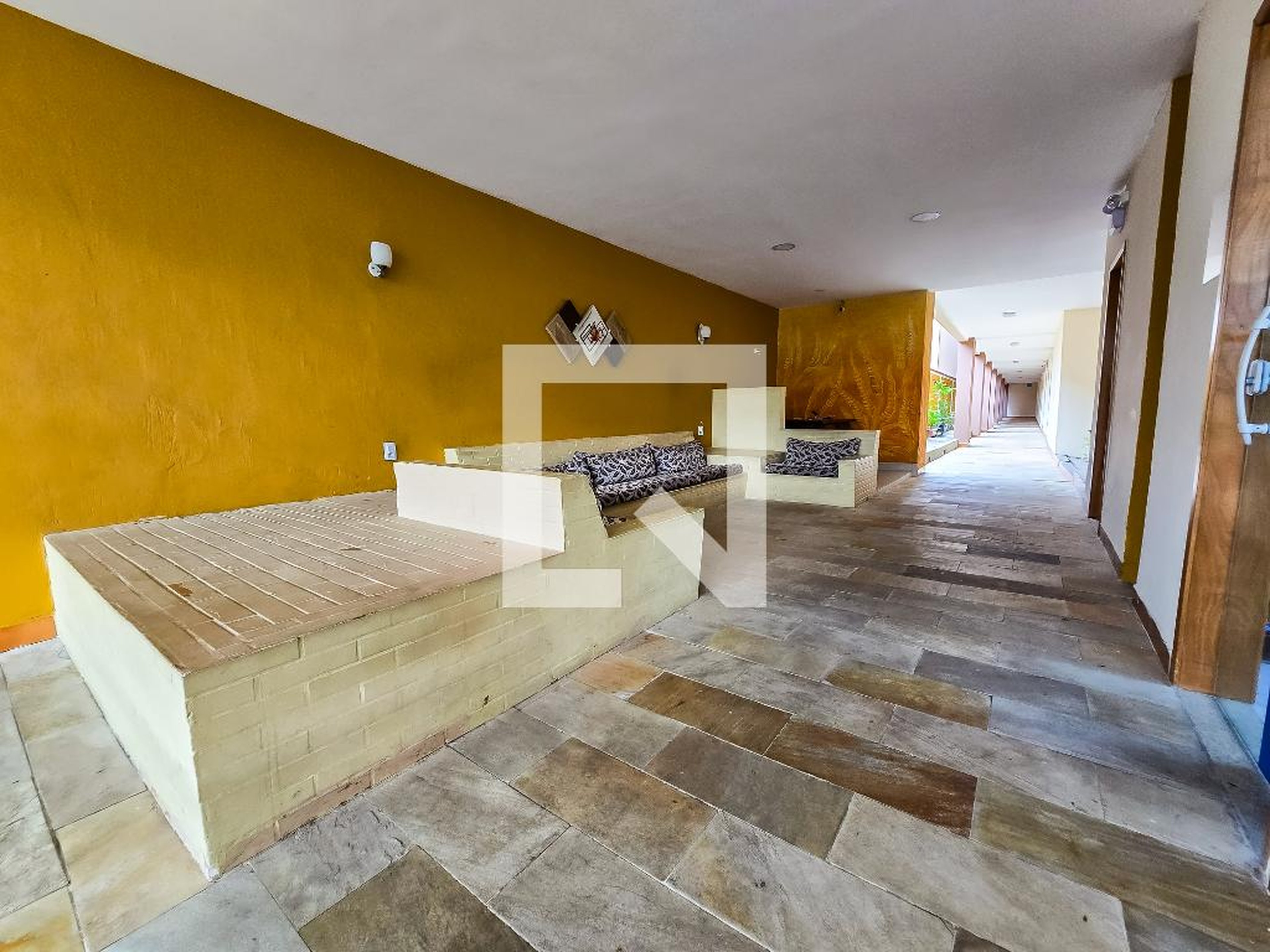 Hall de entrada - Vinte e Oito de Outubro