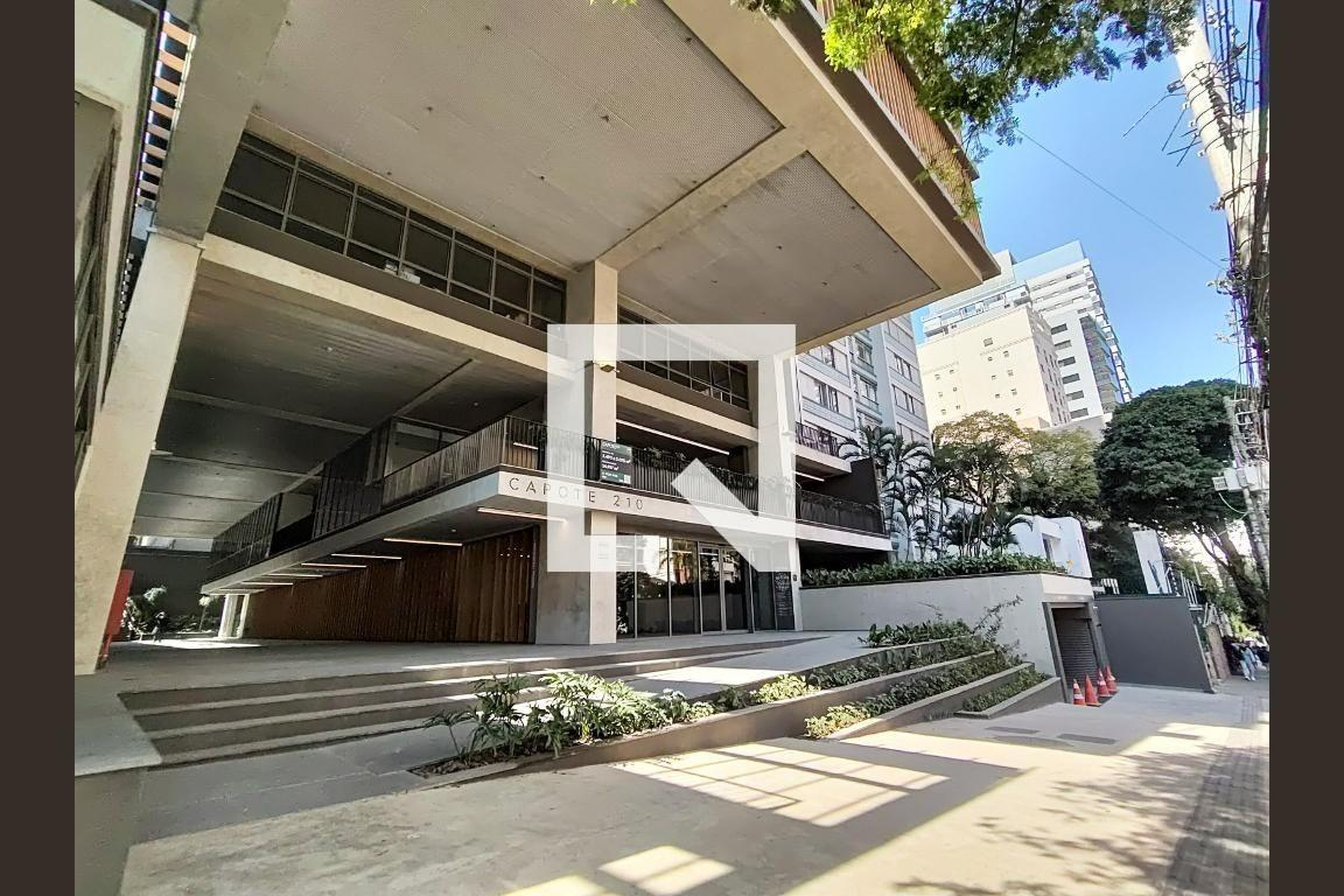 Fachada do Prédio Condomínio Capote 210