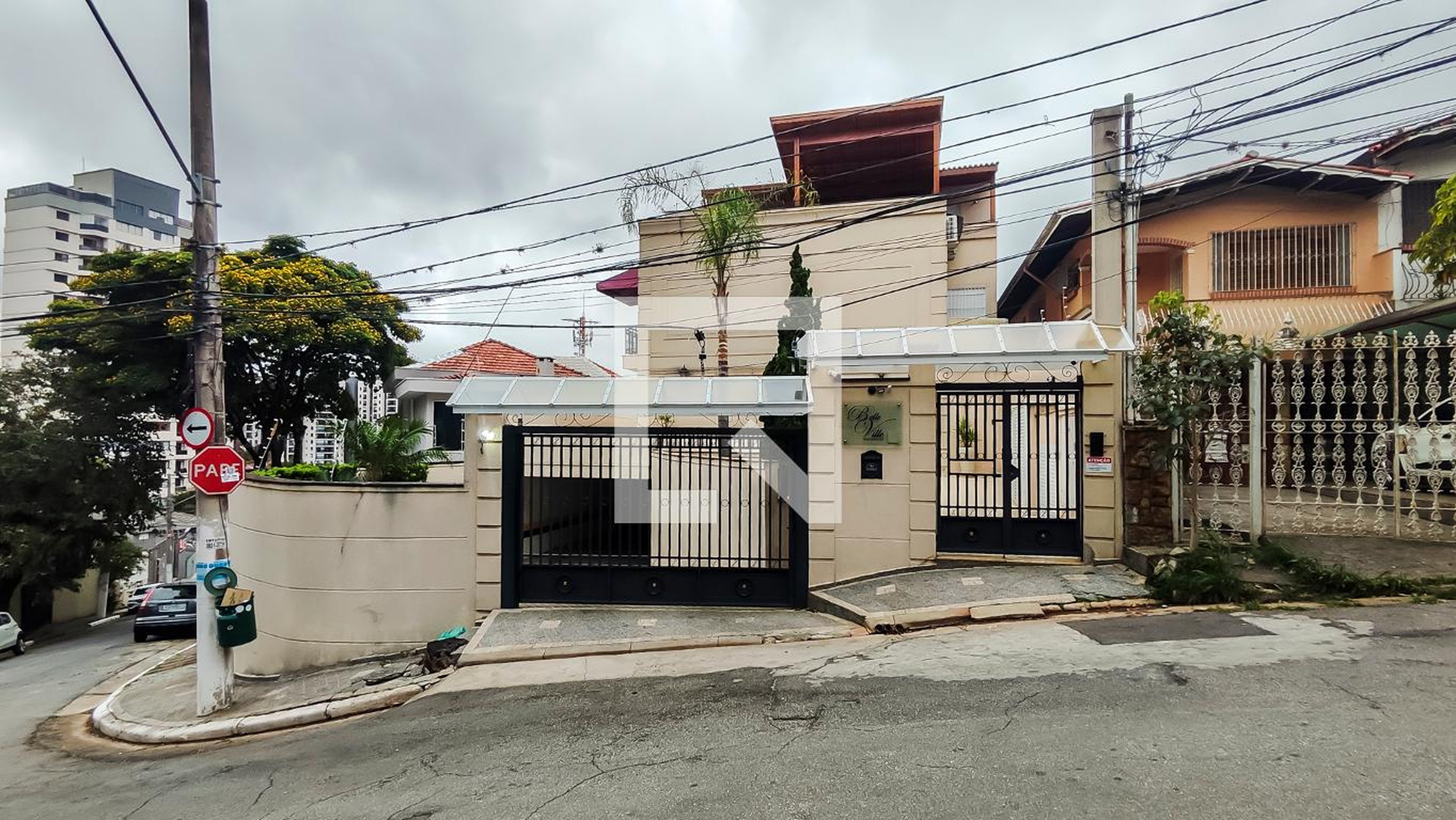 Fachada do Condomínio Condomínio em Praça José Ênio da Silveira, 3