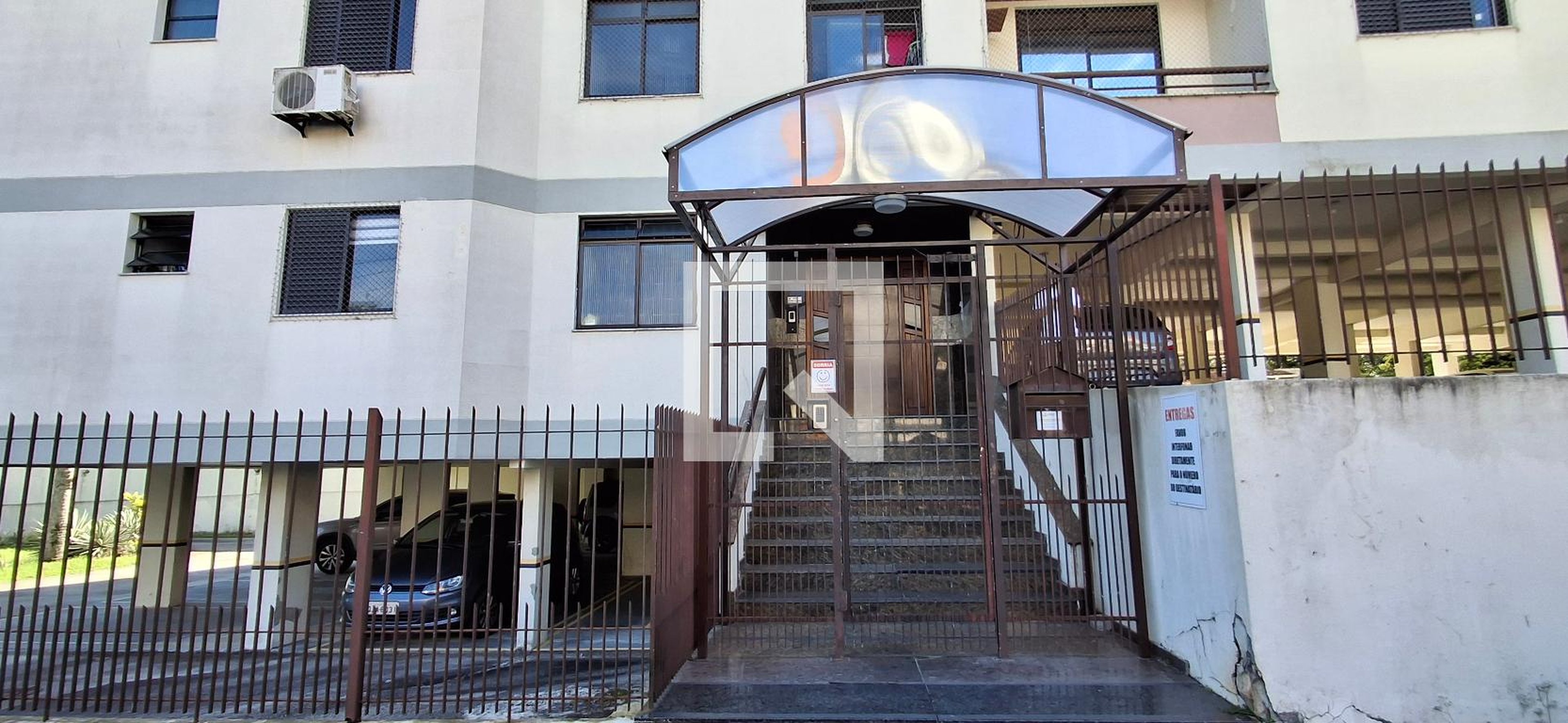 Fachada Condomínio em Rua Deputado Antônio Edu Vieira, 376