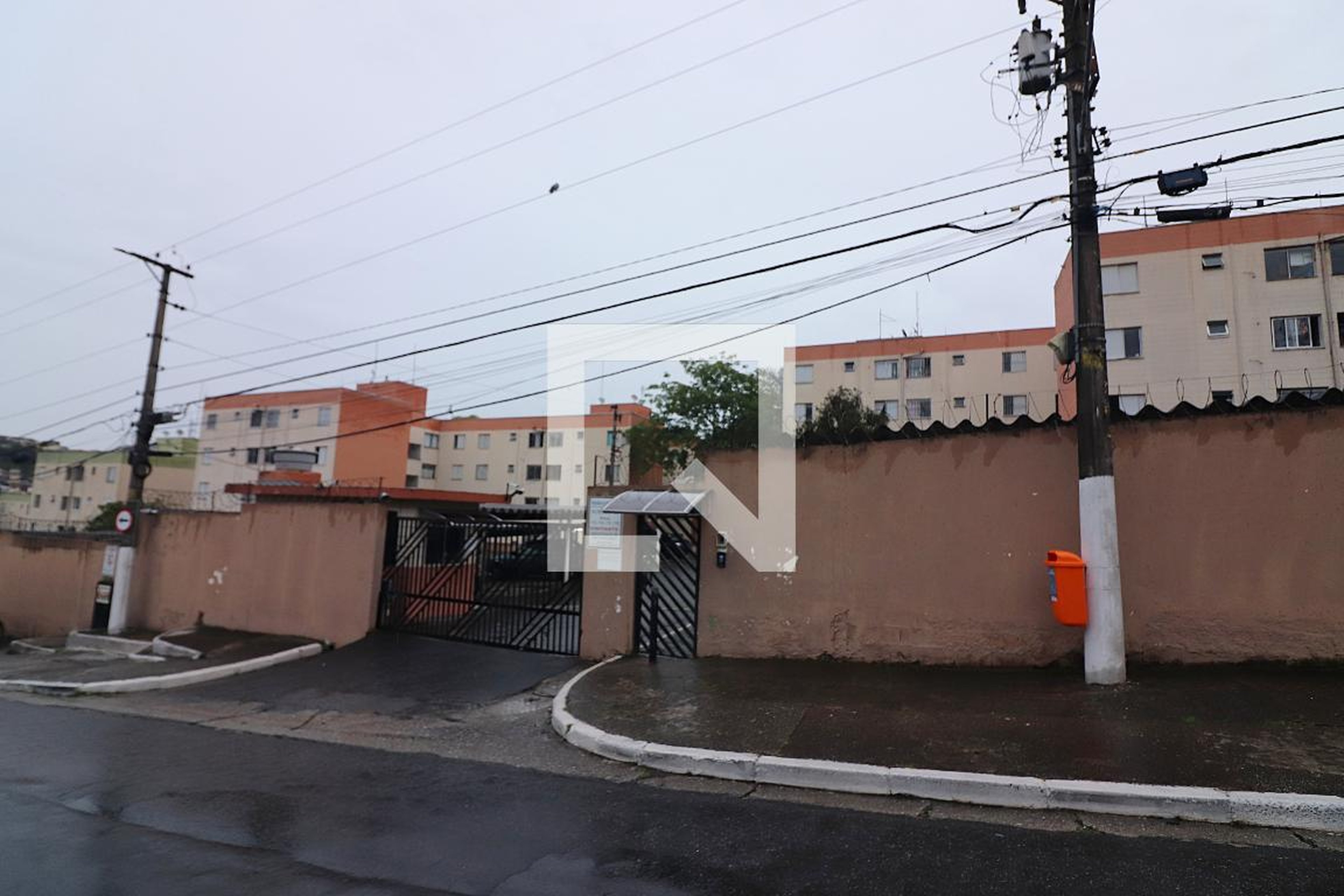 Fachada Condomínio em Rua Antônio Seixas Leite Ribeiro, 26