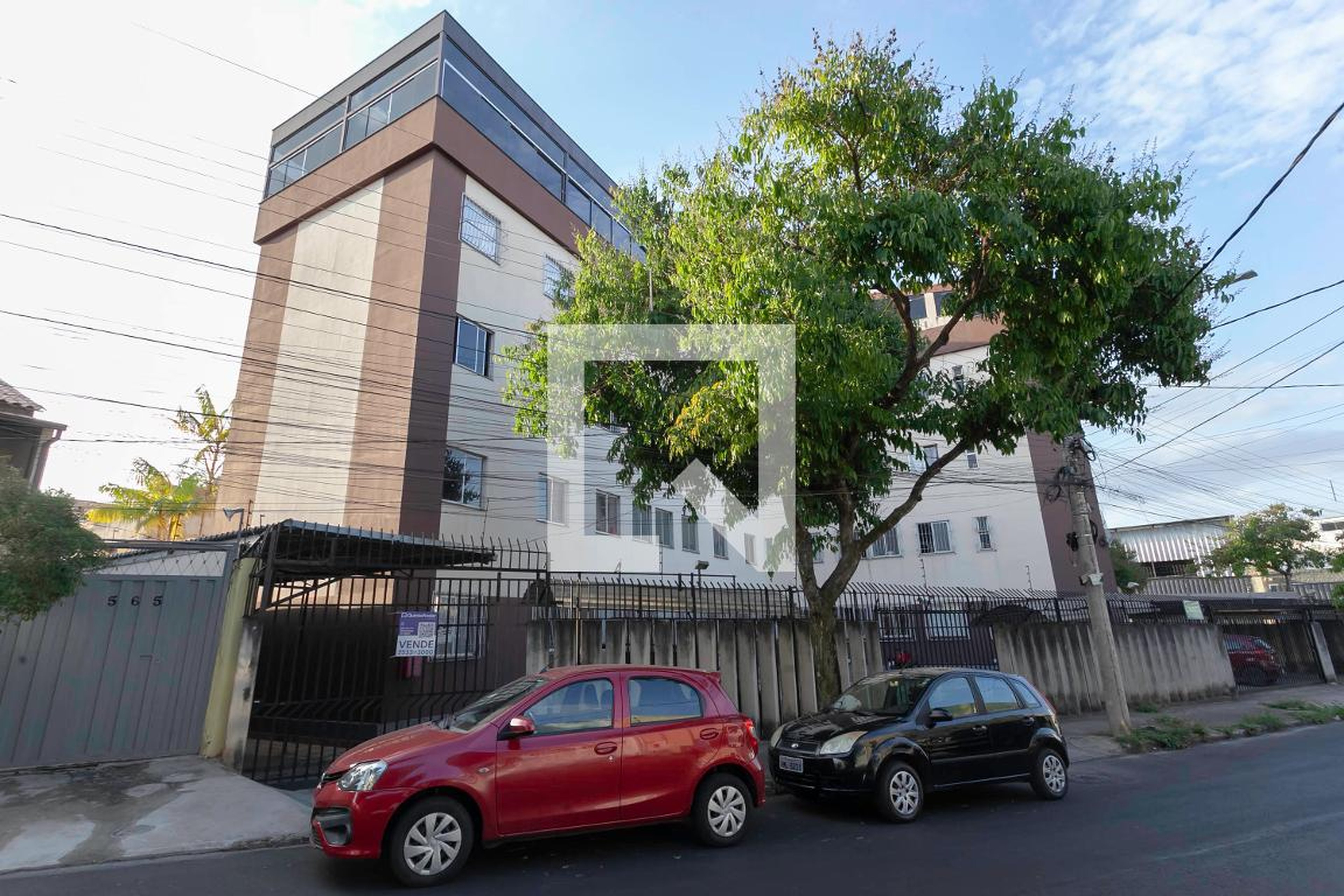 Fachada Condomínio em Rua Cc, 770