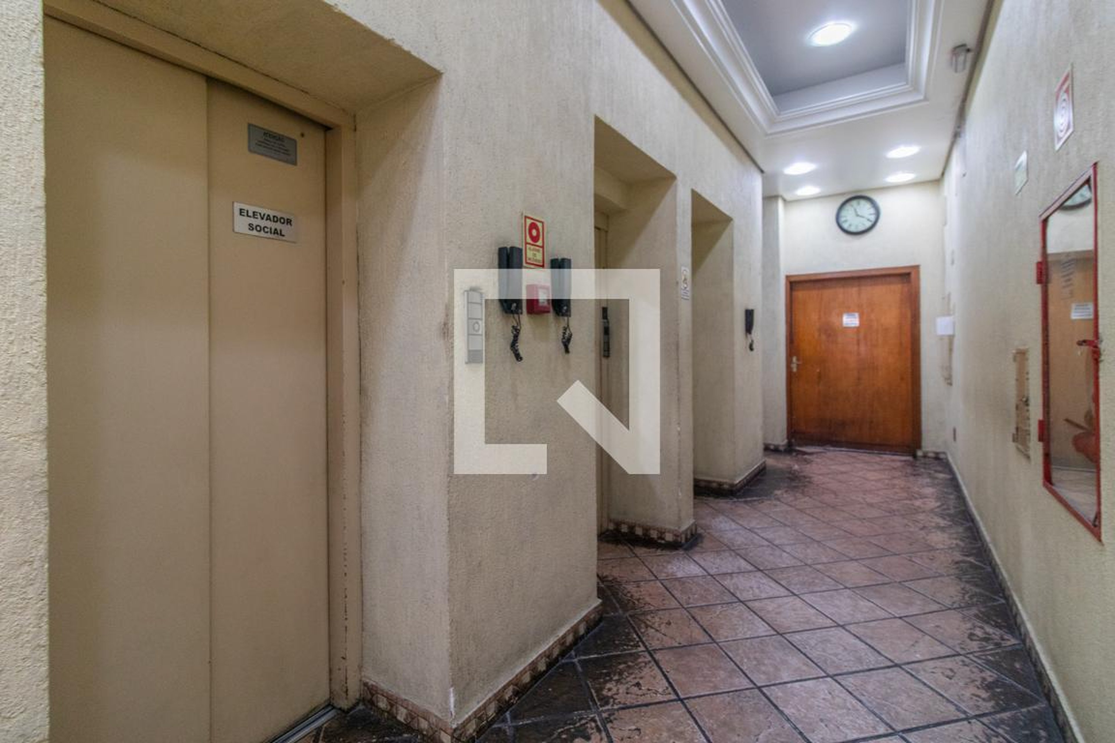 Elevador - Edifício Continente