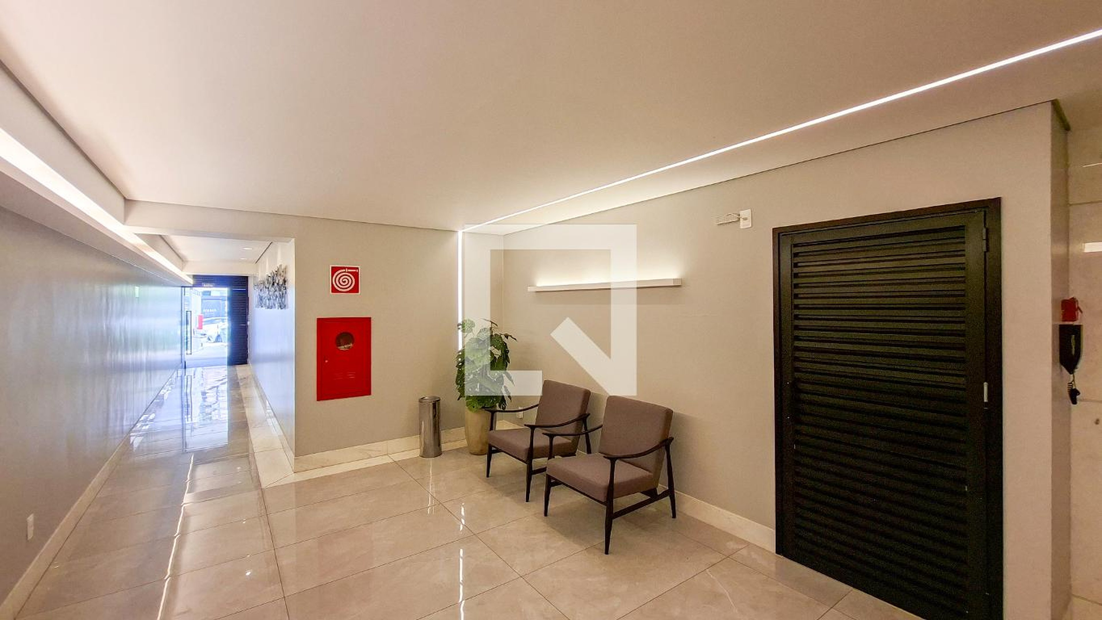 Hall de entrada Condomínio em Rua Major Lopes, 700