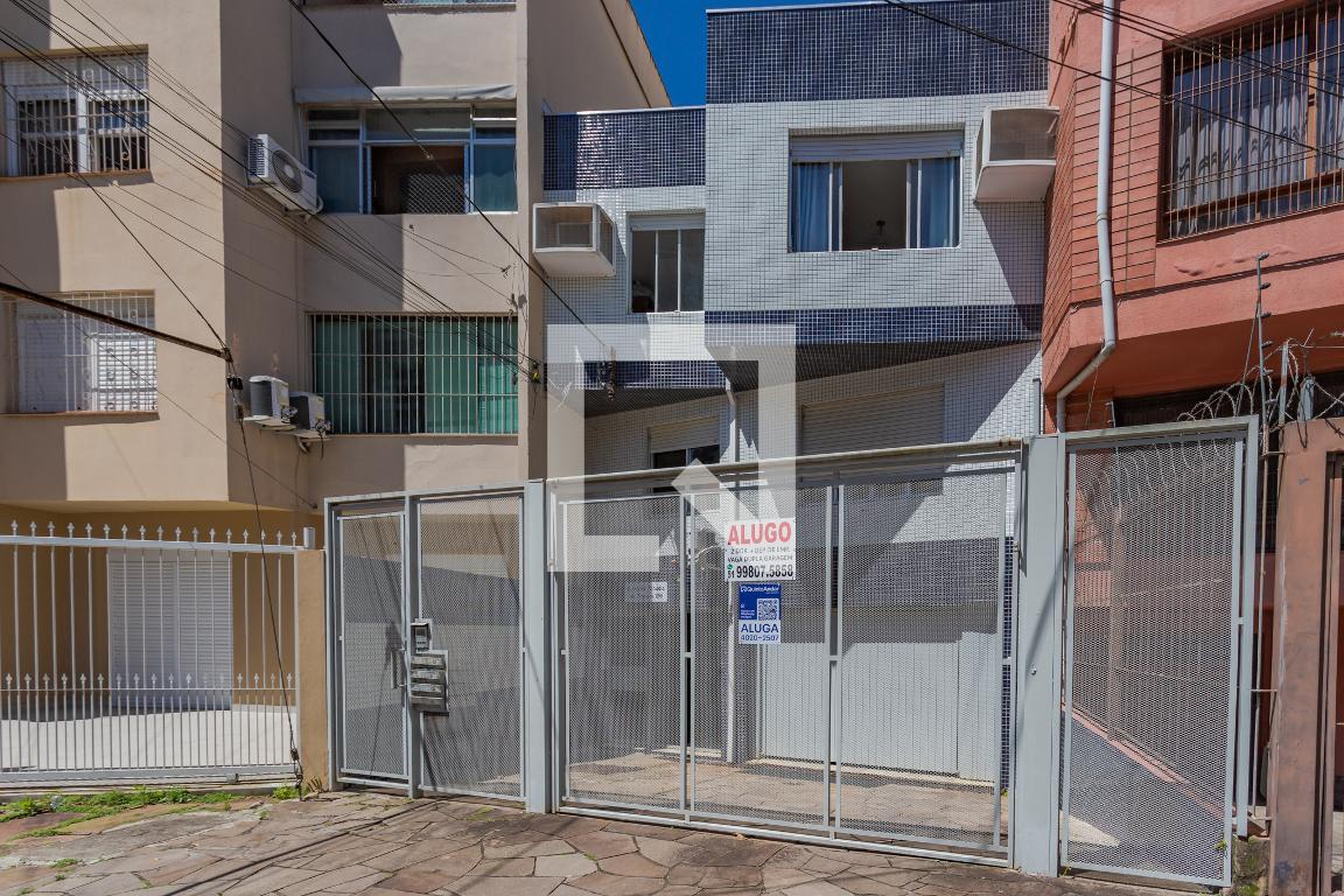 Fachada Condomínio em Avenida Taquara, 299