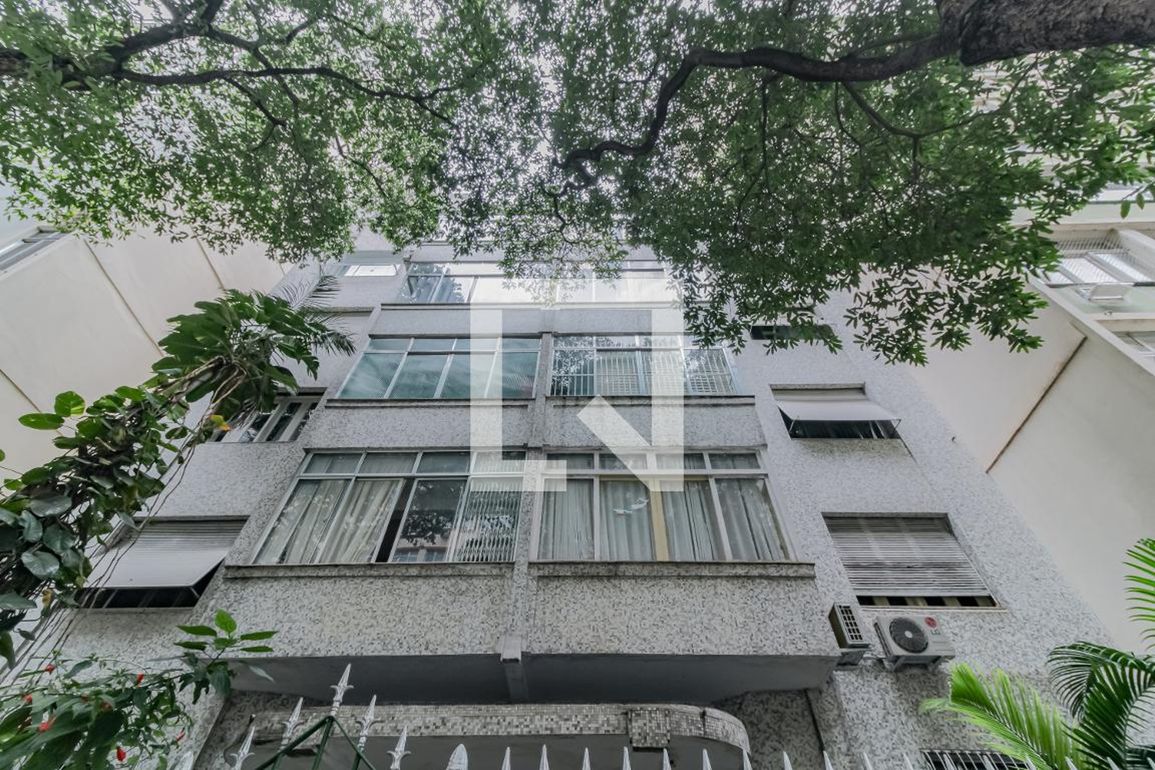 Fachada do Prédio Condomínio em Rua Barata Ribeiro, 93