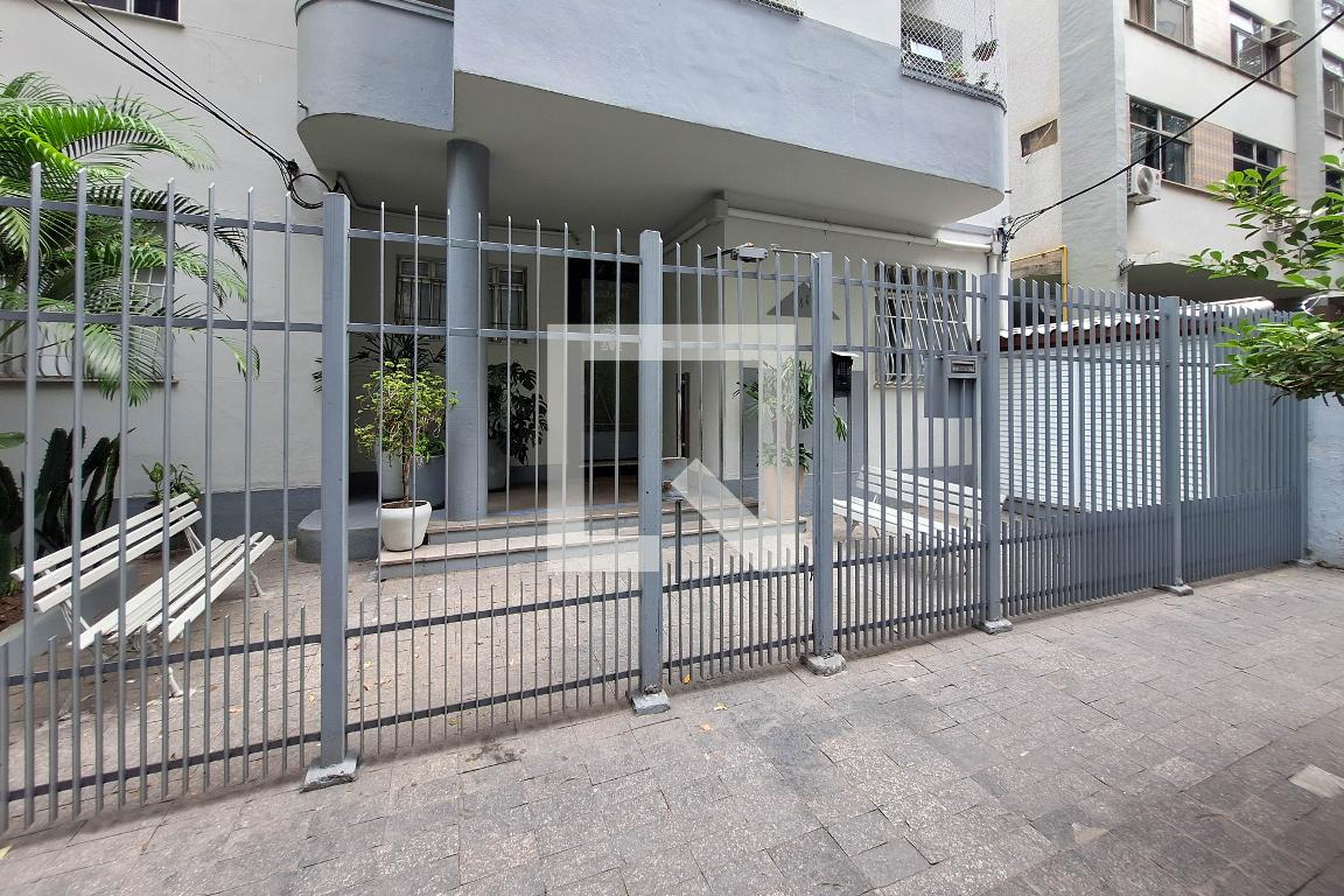 Fachada Condomínio em Rua Ator Paulo Gustavo, 84