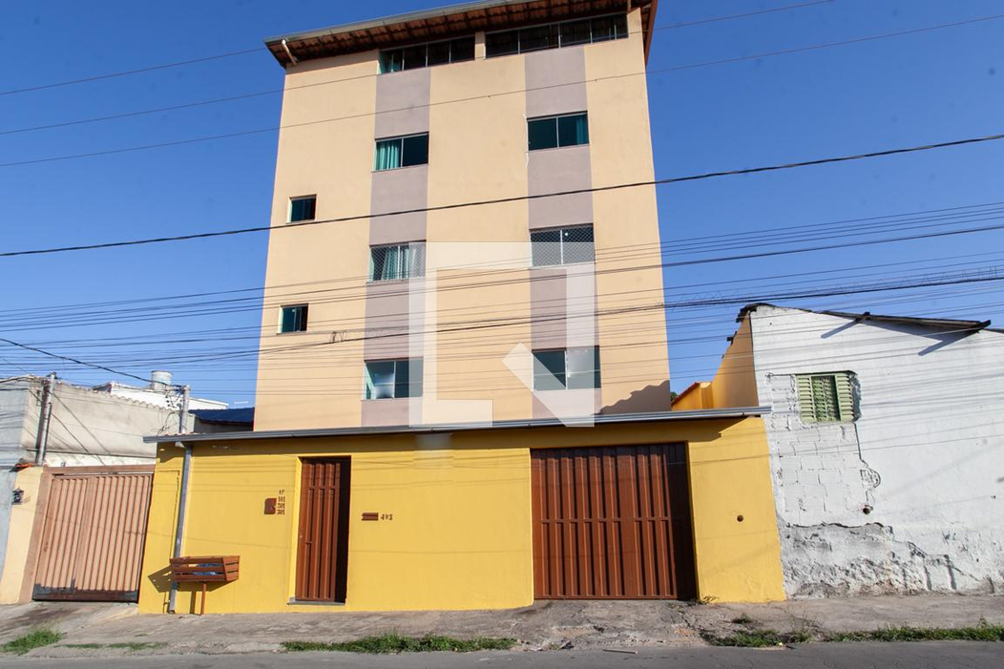 Fachada Condomínio em Rua Paraná, 491