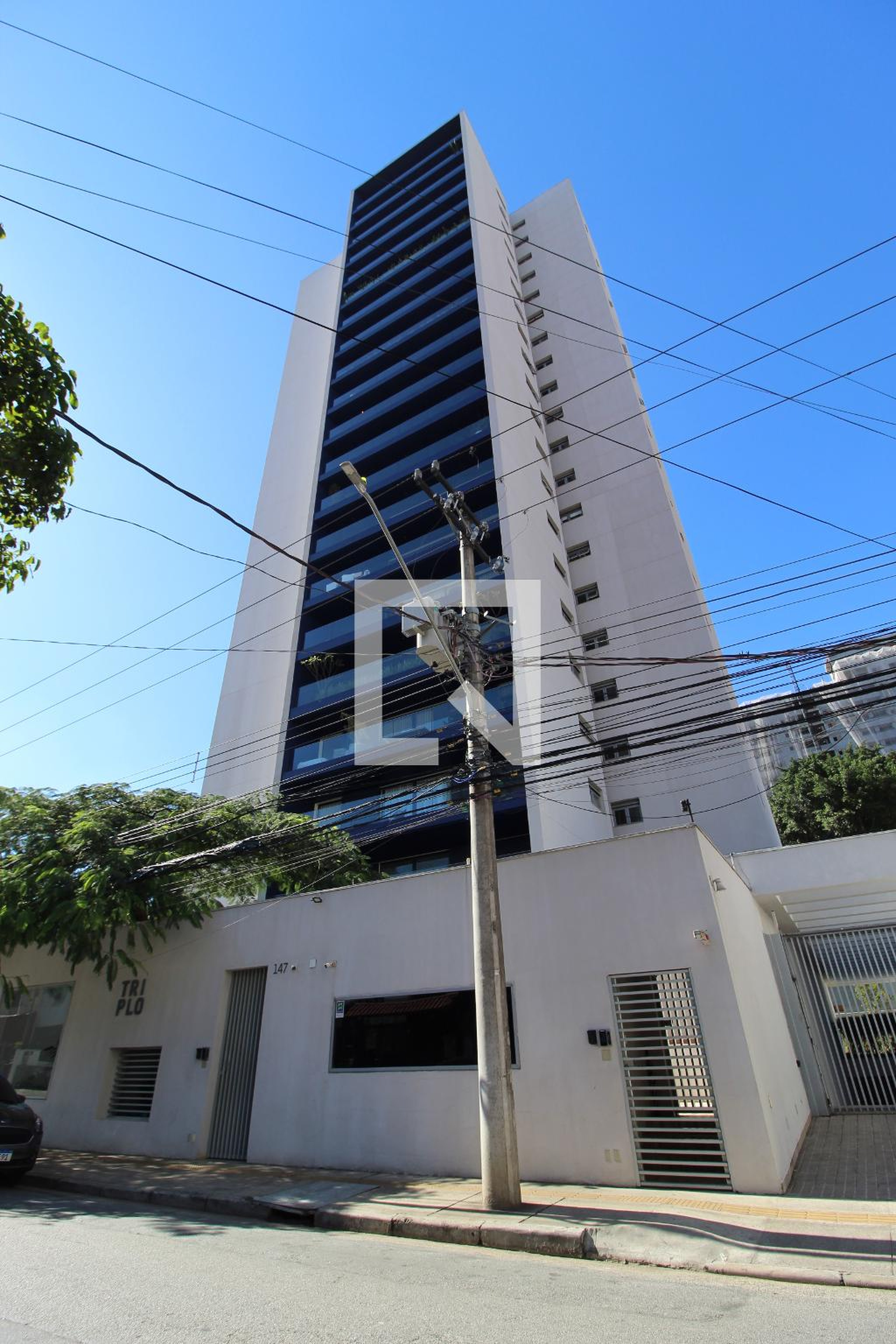 Fachada do Prédio Condomínio Triplo