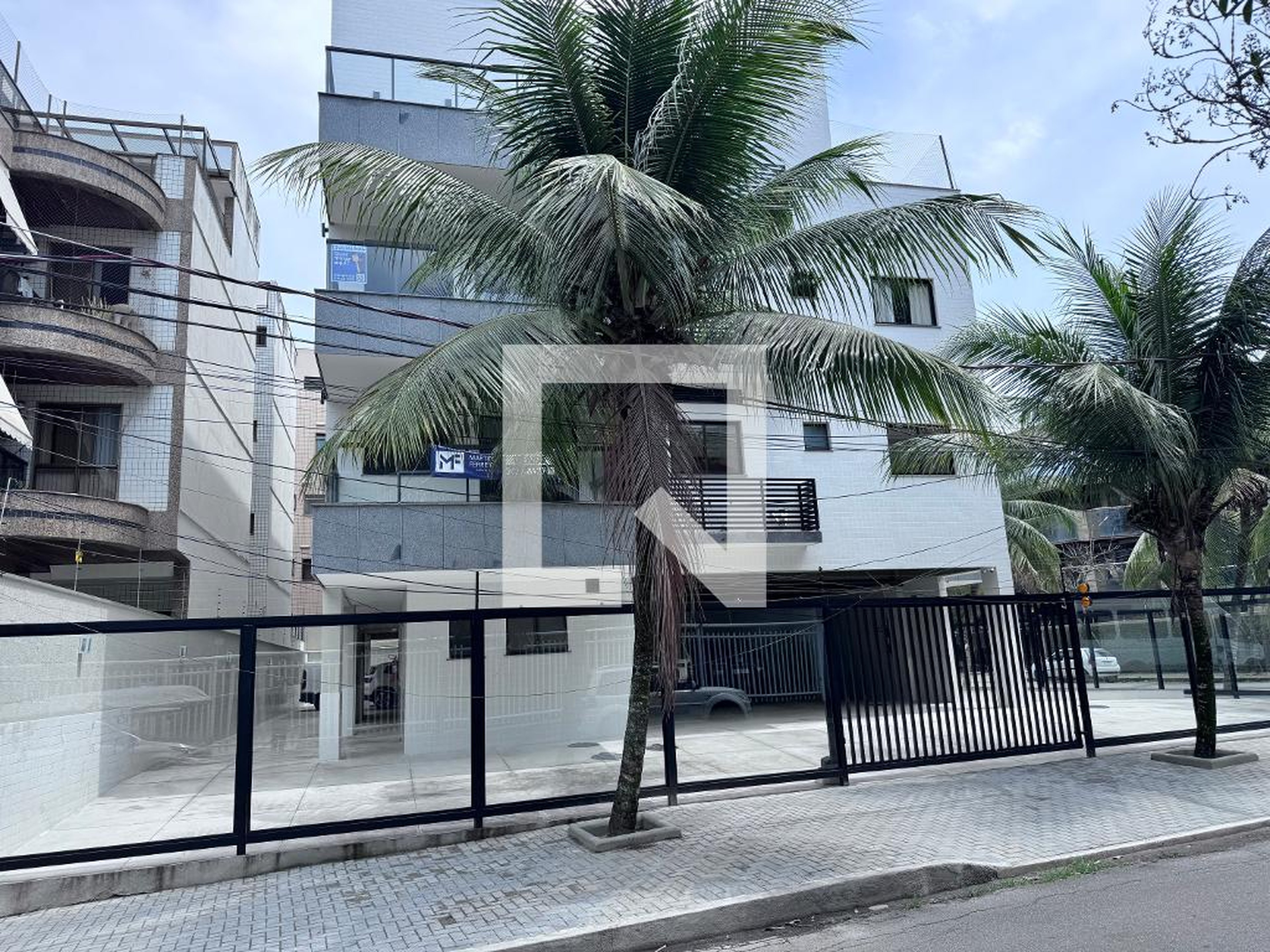 Fachada Condomínio em Rua Joaquim Moreira Neves, 22