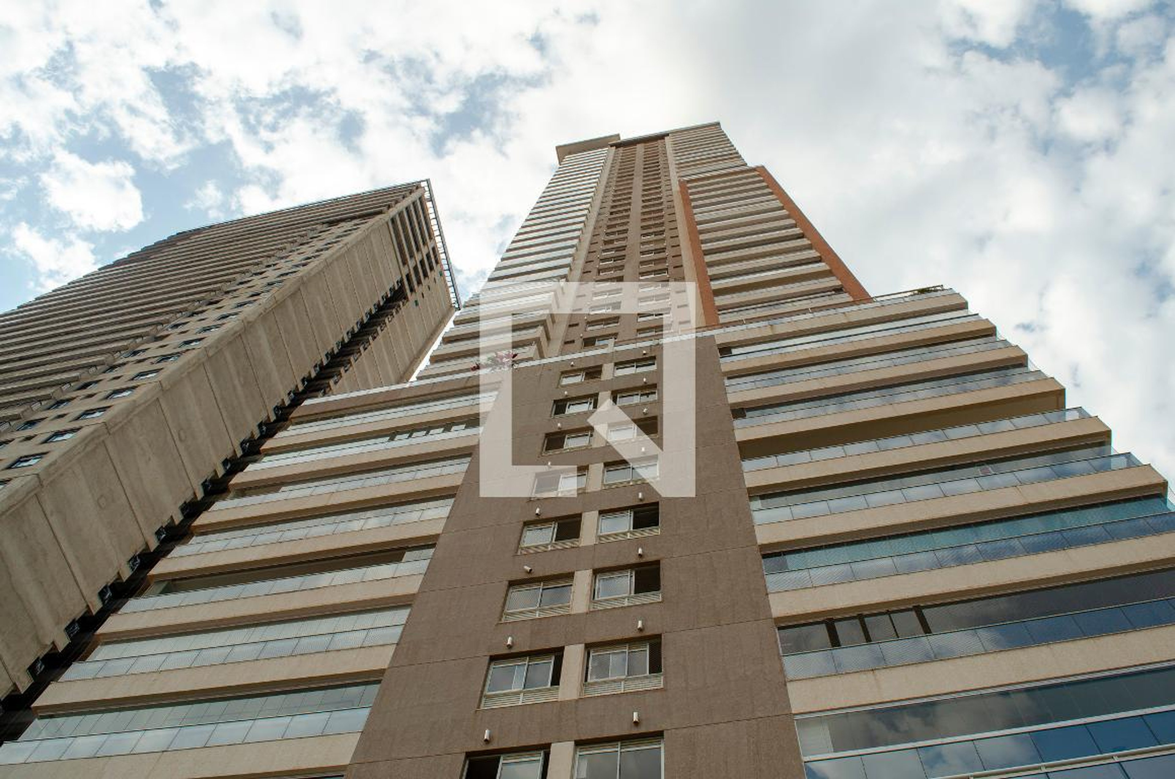 Fachada Condomínio HL Park Vaca Brava