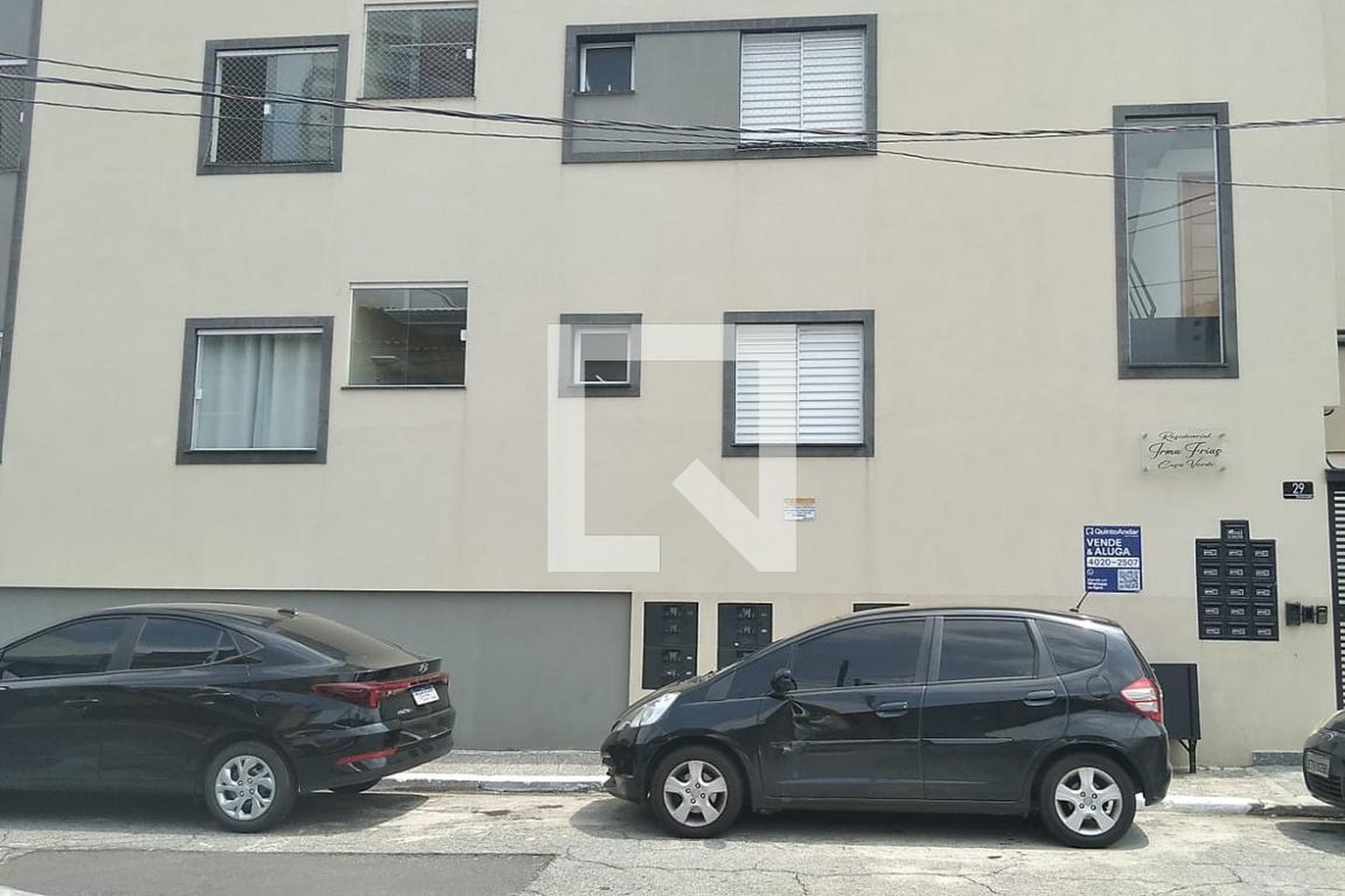 Fachada Residencial Irma Frias