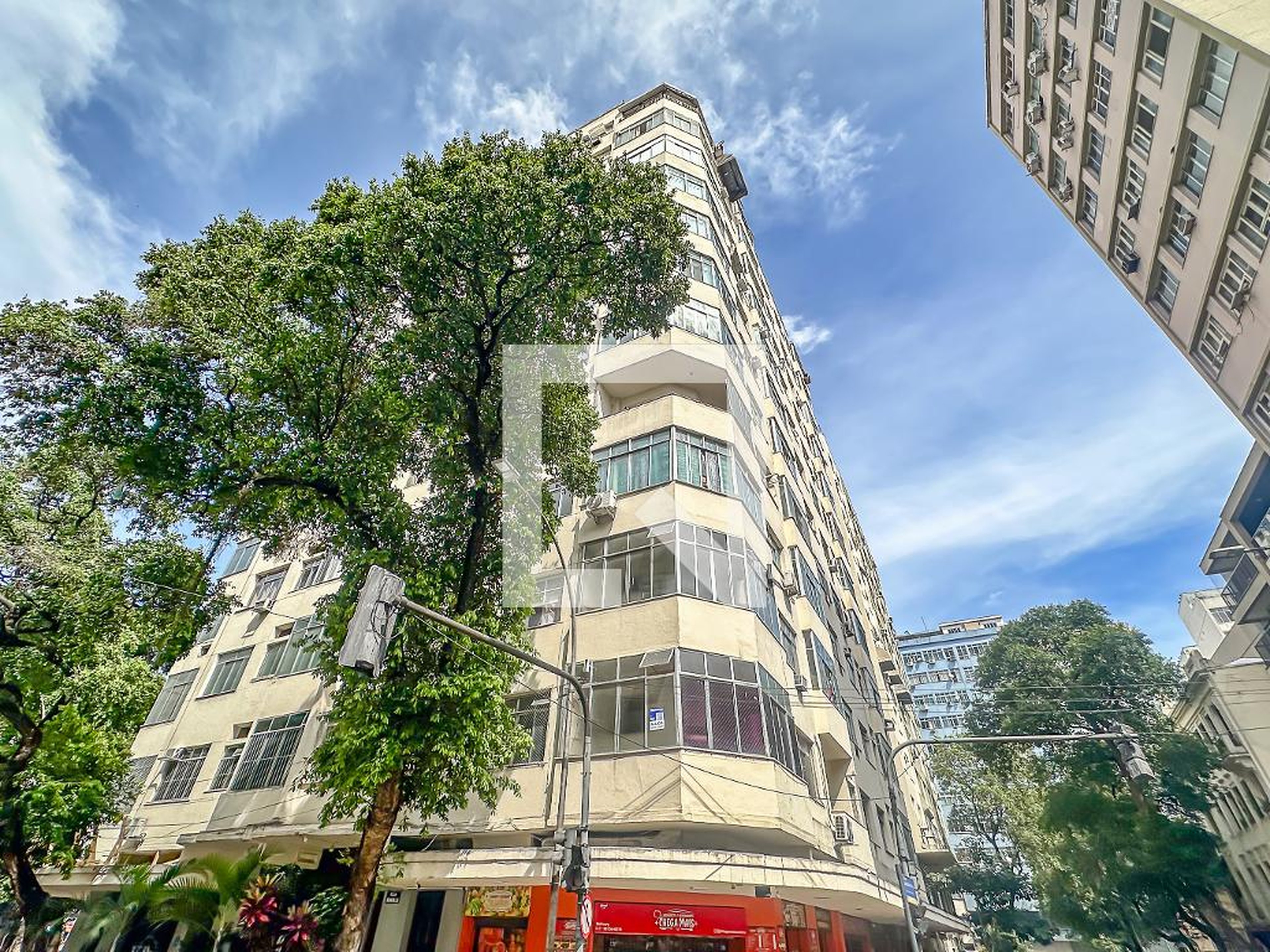 Fachada Condomínio em Rua Washington Luís, 3