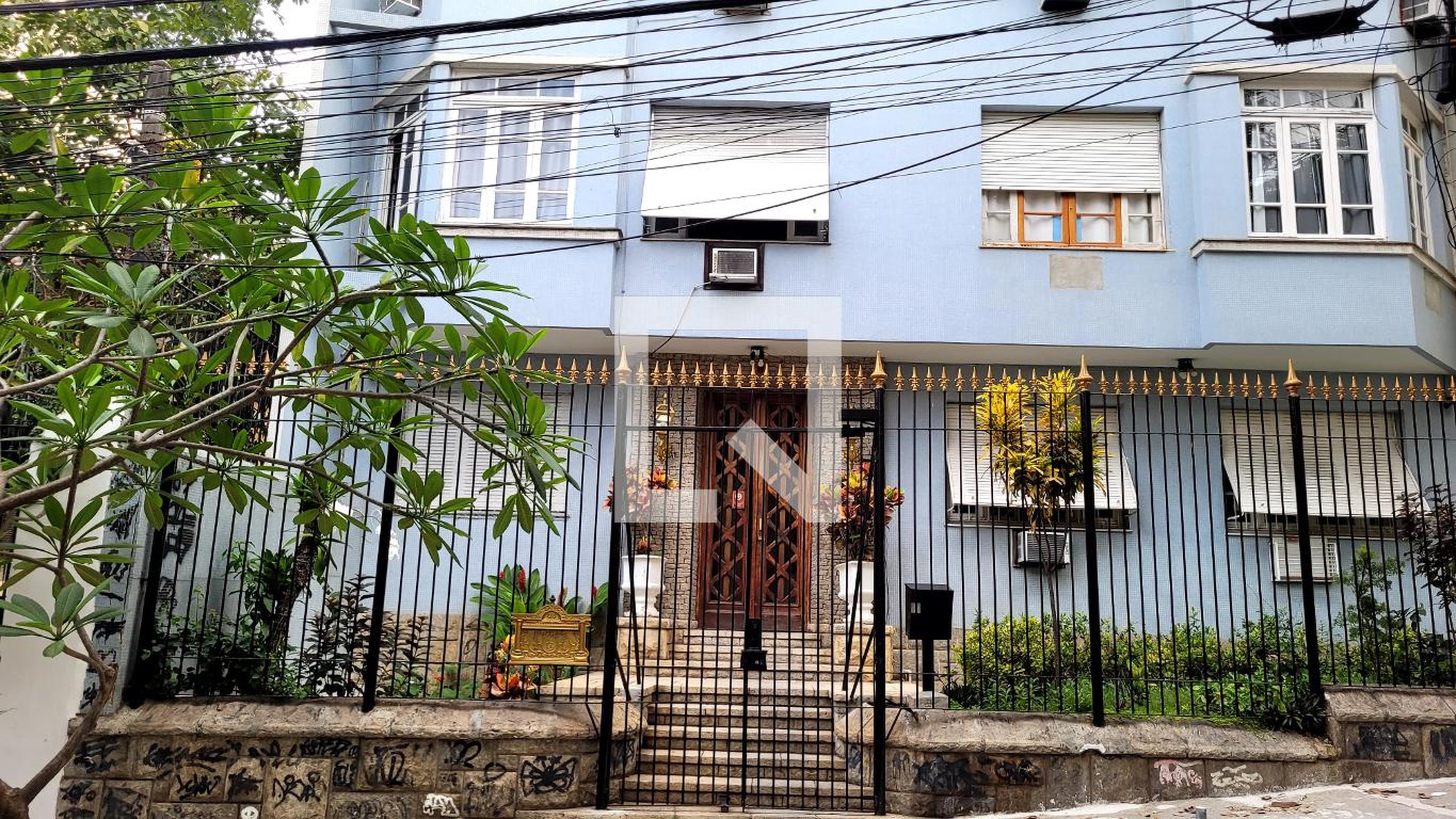 Fachada Condomínio em Rua Santa Cristina, 9