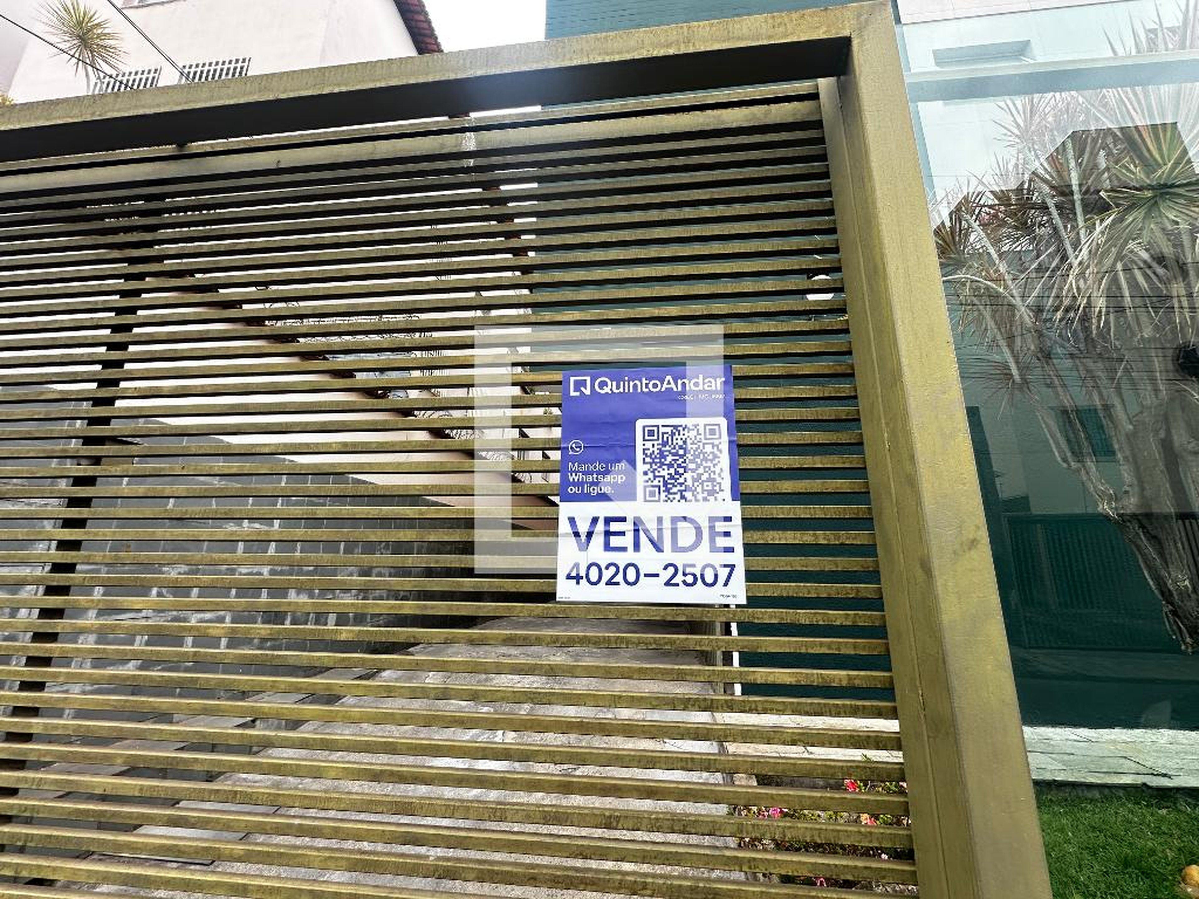 Fachada Condomínio em Rua Frei Luiz de Souza, 77